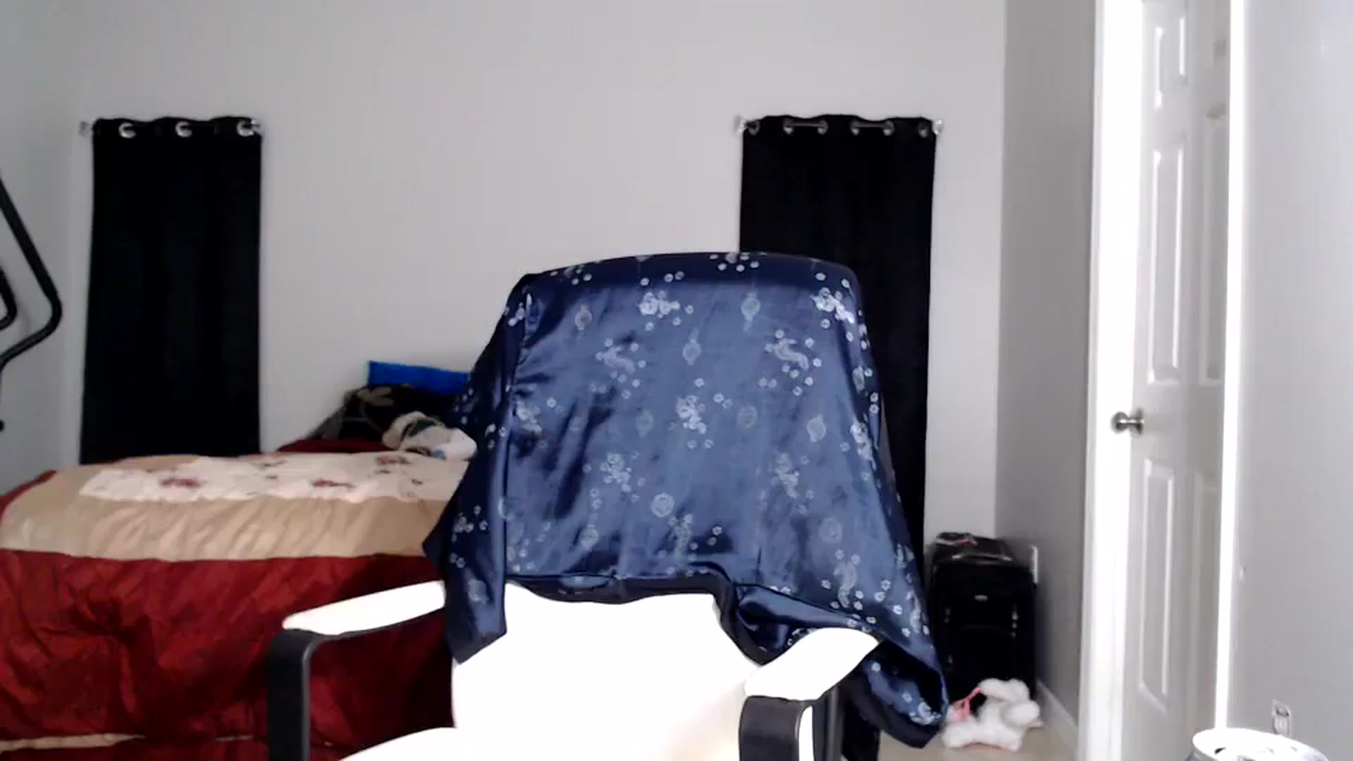 Gallery image thumbnail from Littlekai2025's myfreecams stream on, 08/03/2025, 04:57 image 6 of 20