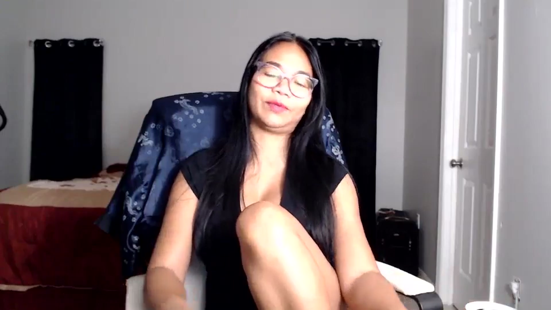 Gallery image thumbnail from Littlekai2025's myfreecams stream on, 08/05/2025, 04:20 image 5 of 20