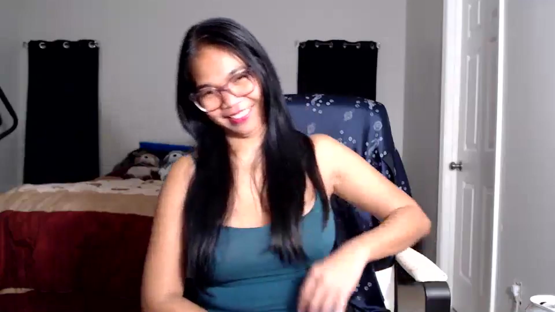 Gallery image thumbnail from Littlekai2025's myfreecams stream on, 08/06/2025, 04:22 image 16 of 20