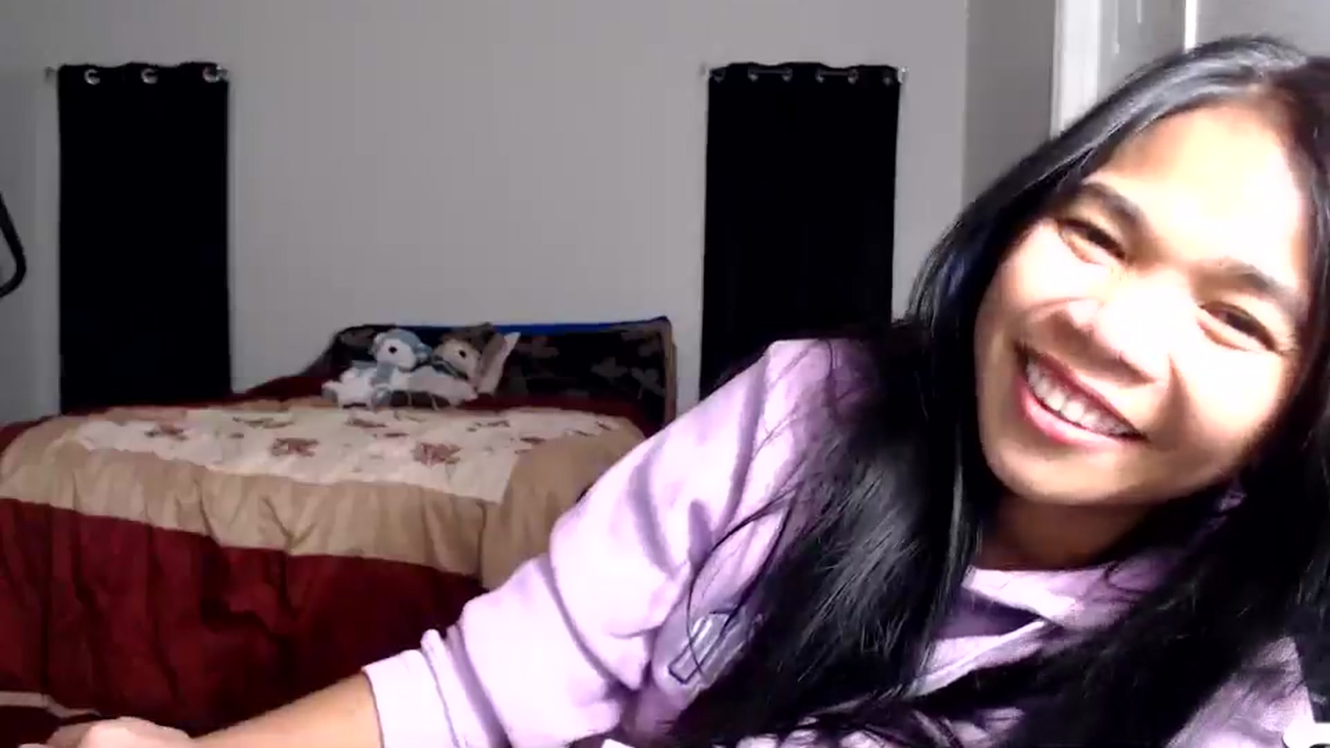 Gallery image thumbnail from Littlekai2025's myfreecams stream on, 08/11/2025, 02:02 image 18 of 20