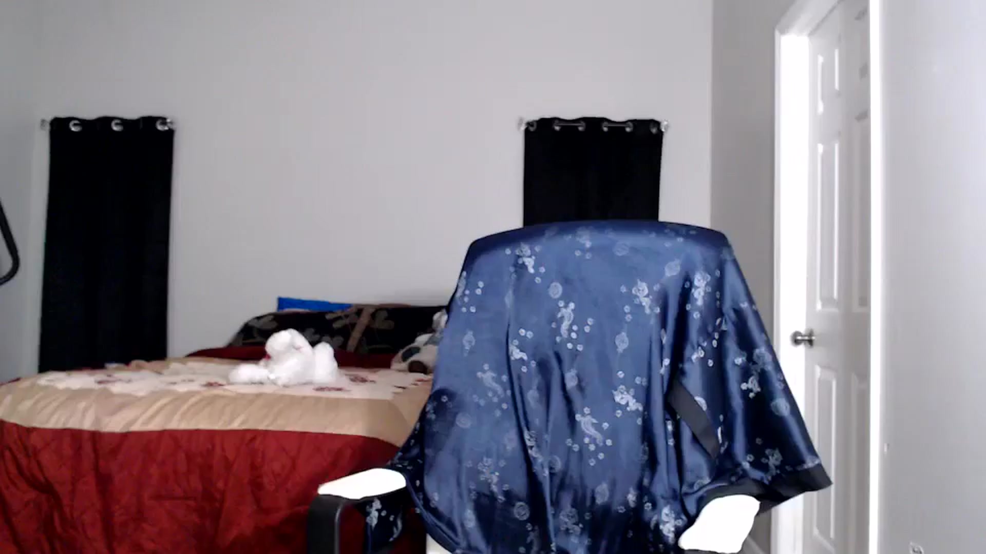 Gallery image thumbnail from Littlekai2025's myfreecams stream on, 08/13/2025, 04:44 image 4 of 20
