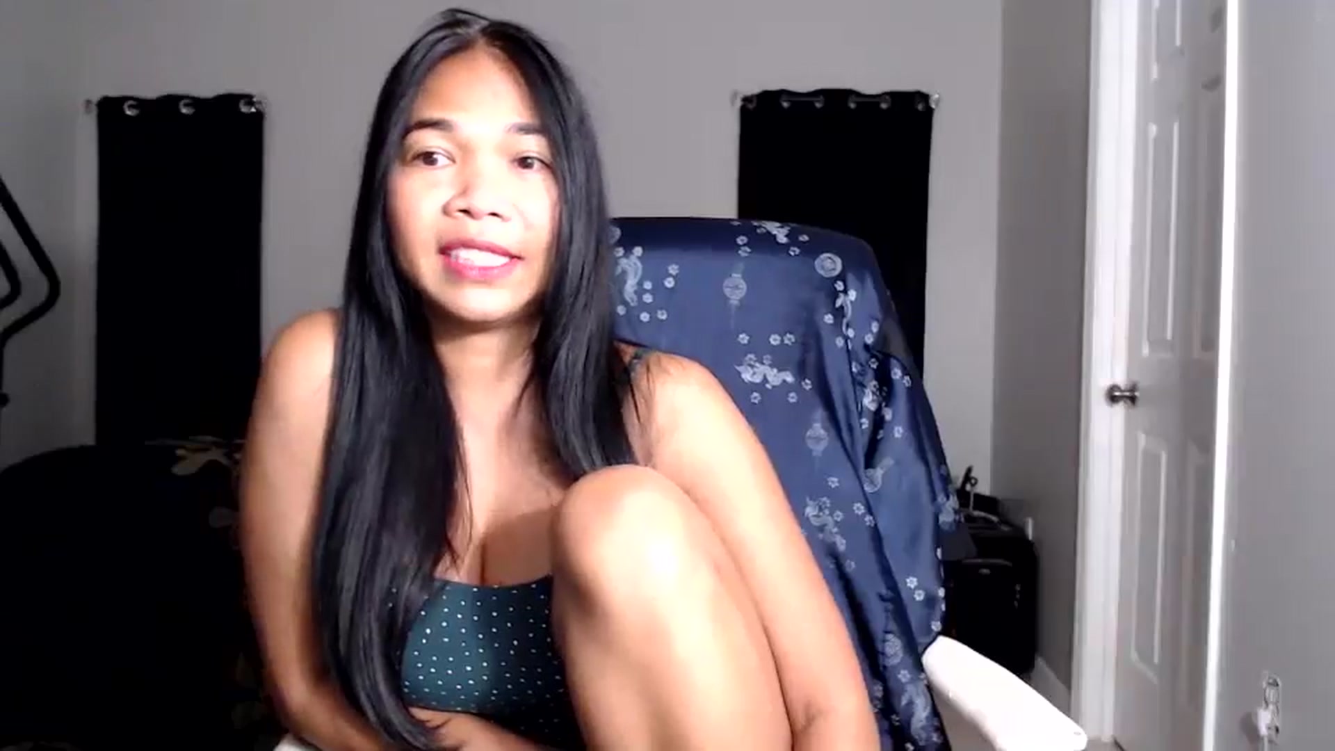Gallery image thumbnail from Littlekai2025's myfreecams stream on, 08/20/2025, 03:33 image 11 of 20