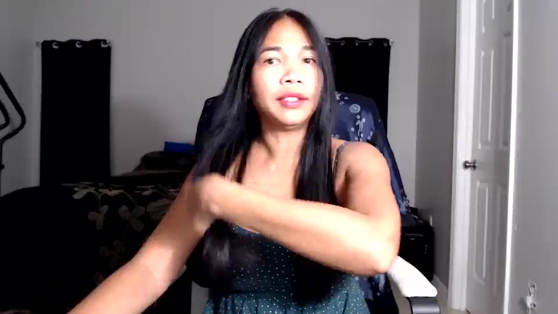 Gallery image thumbnail from Littlekai2025's myfreecams stream on, 08/20/2025, 03:33 image 12 of 20