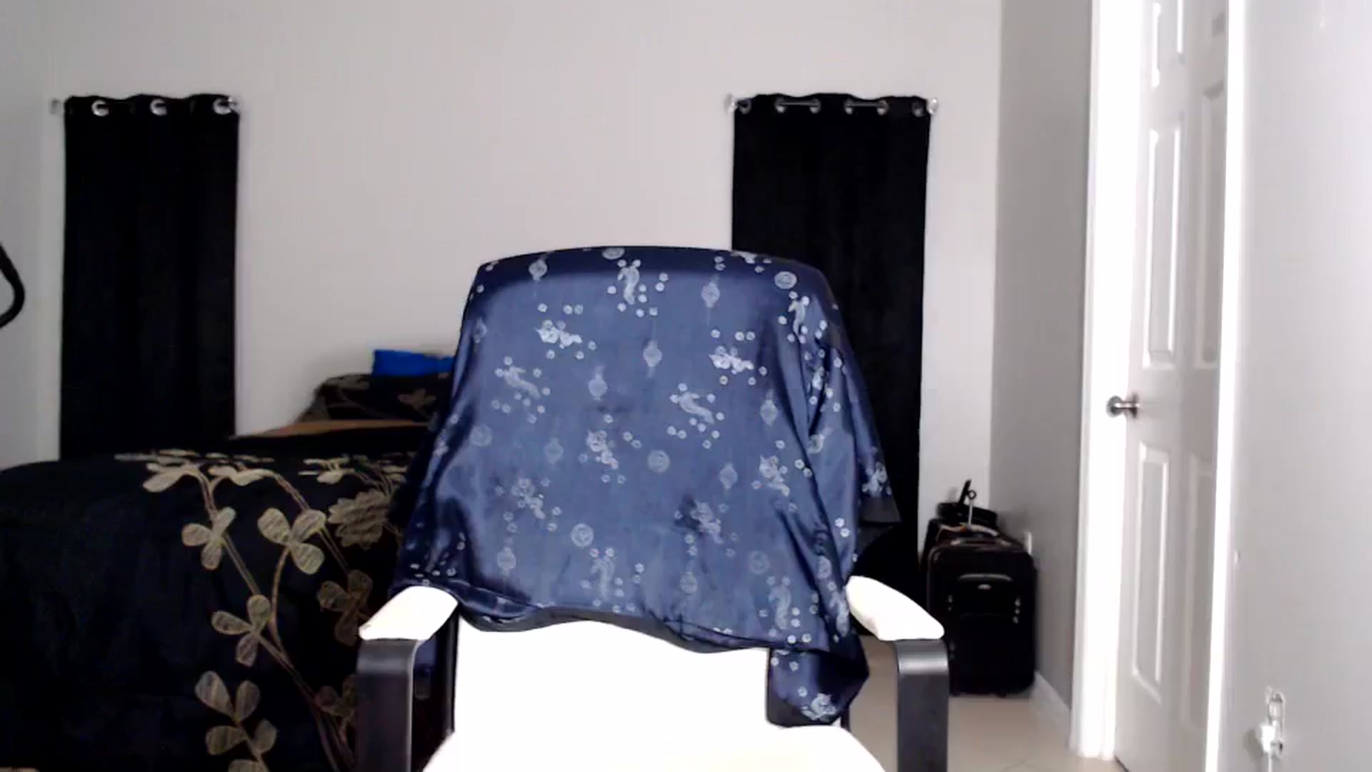 Gallery image thumbnail from Littlekai2025's myfreecams stream on, 08/20/2025, 03:33 image 7 of 20