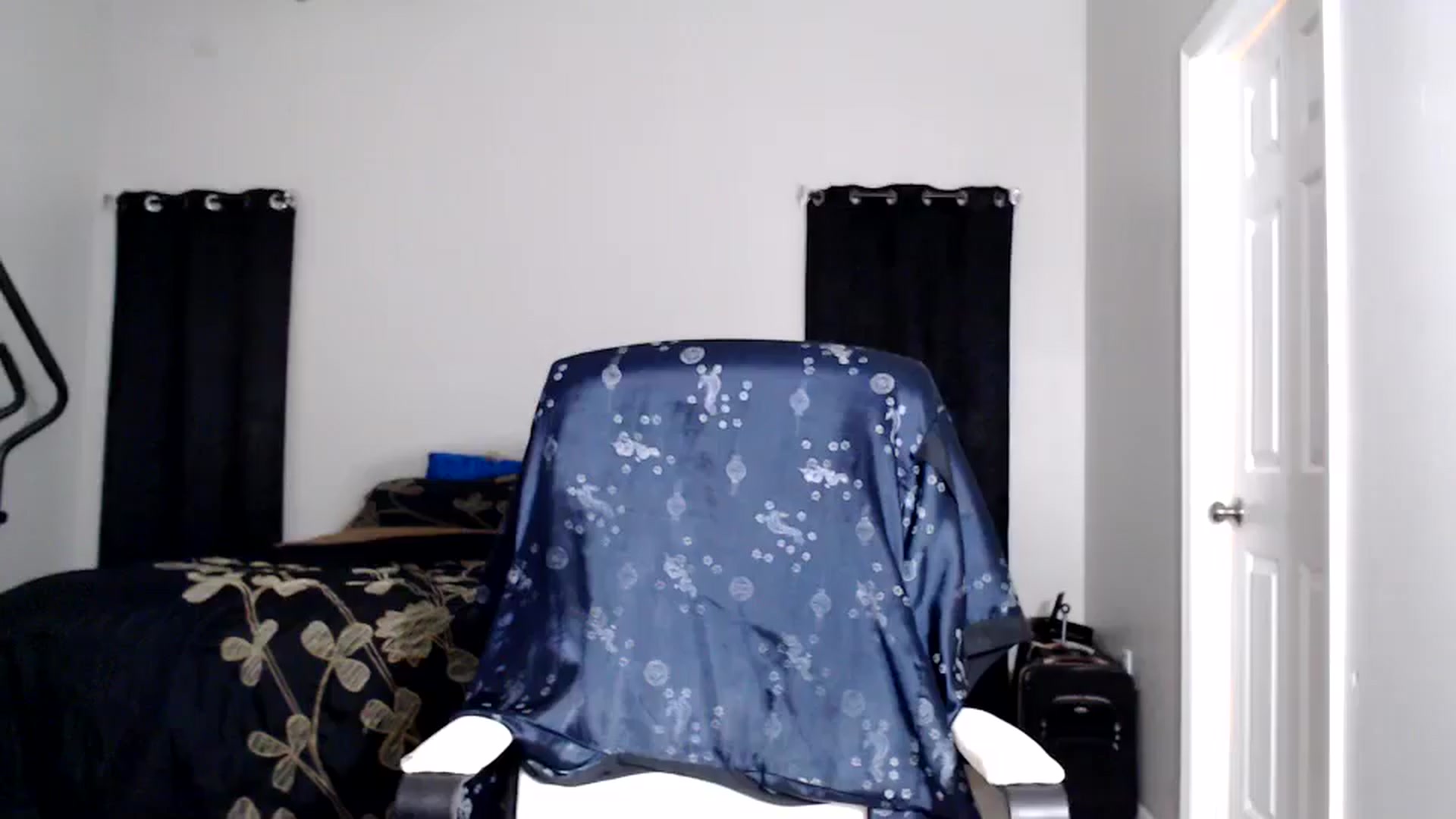 Gallery image thumbnail from Littlekai2025's myfreecams stream on, 08/20/2025, 04:12 image 11 of 20