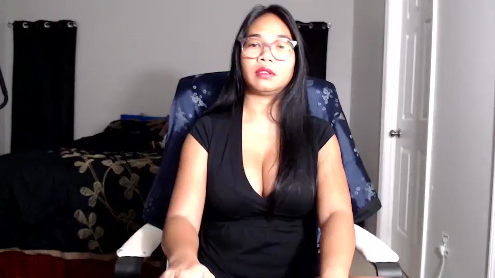 Gallery image thumbnail from Littlekai2025's myfreecams stream on, 08/26/2025, 04:30 image 1 of 20