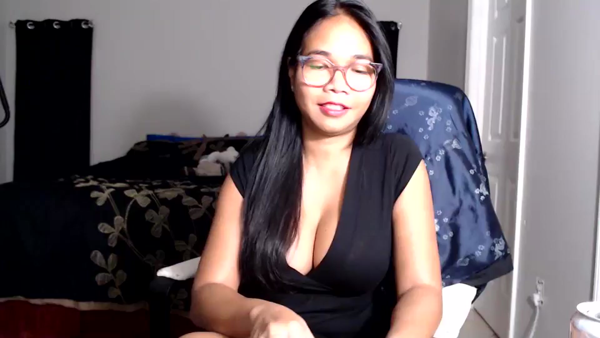 Gallery image thumbnail from Littlekai2025's myfreecams stream on, 08/26/2025, 04:30 image 11 of 20
