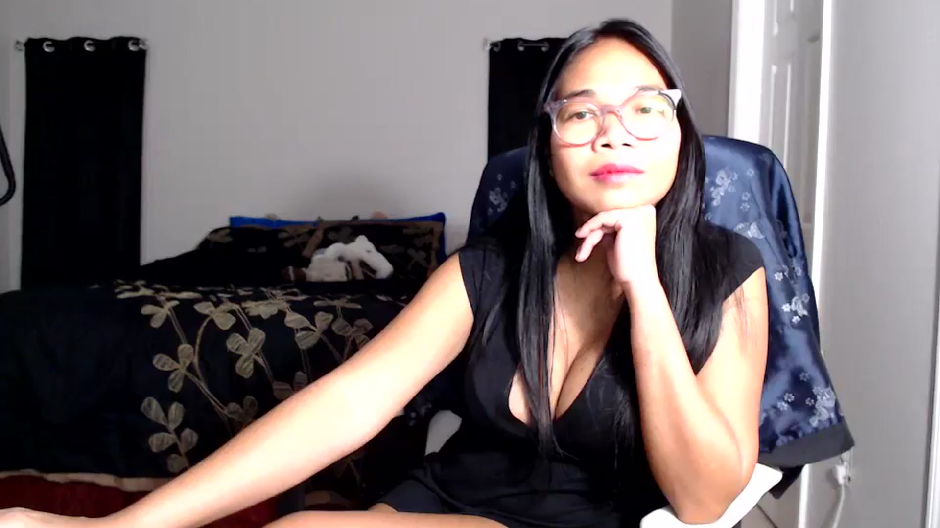 Gallery image thumbnail from Littlekai2025's myfreecams stream on, 08/26/2025, 04:30 image 6 of 20