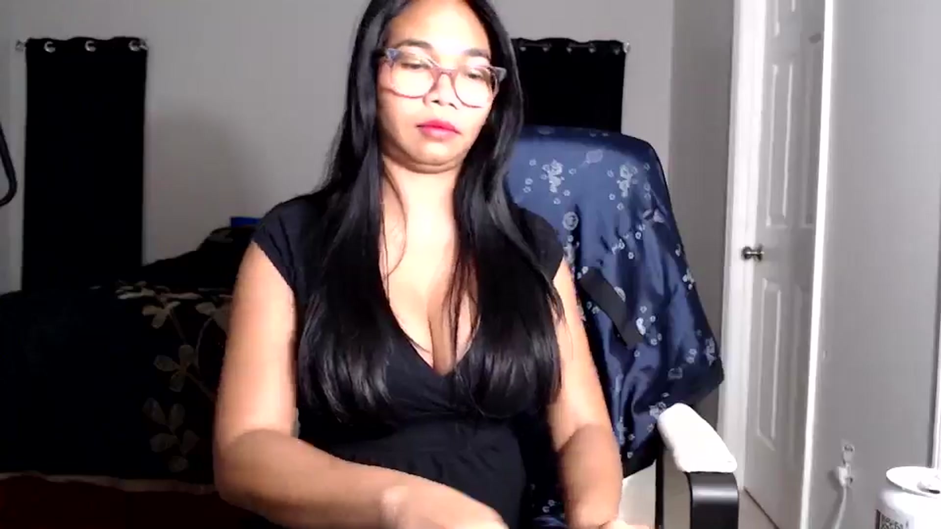 Gallery image thumbnail from Littlekai2025's myfreecams stream on, 08/26/2025, 04:30 image 9 of 20