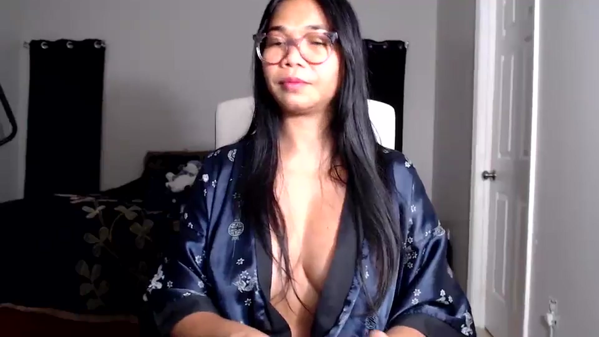 Gallery image thumbnail from Littlekai2025's myfreecams stream on, 08/28/2025, 01:18 image 12 of 20