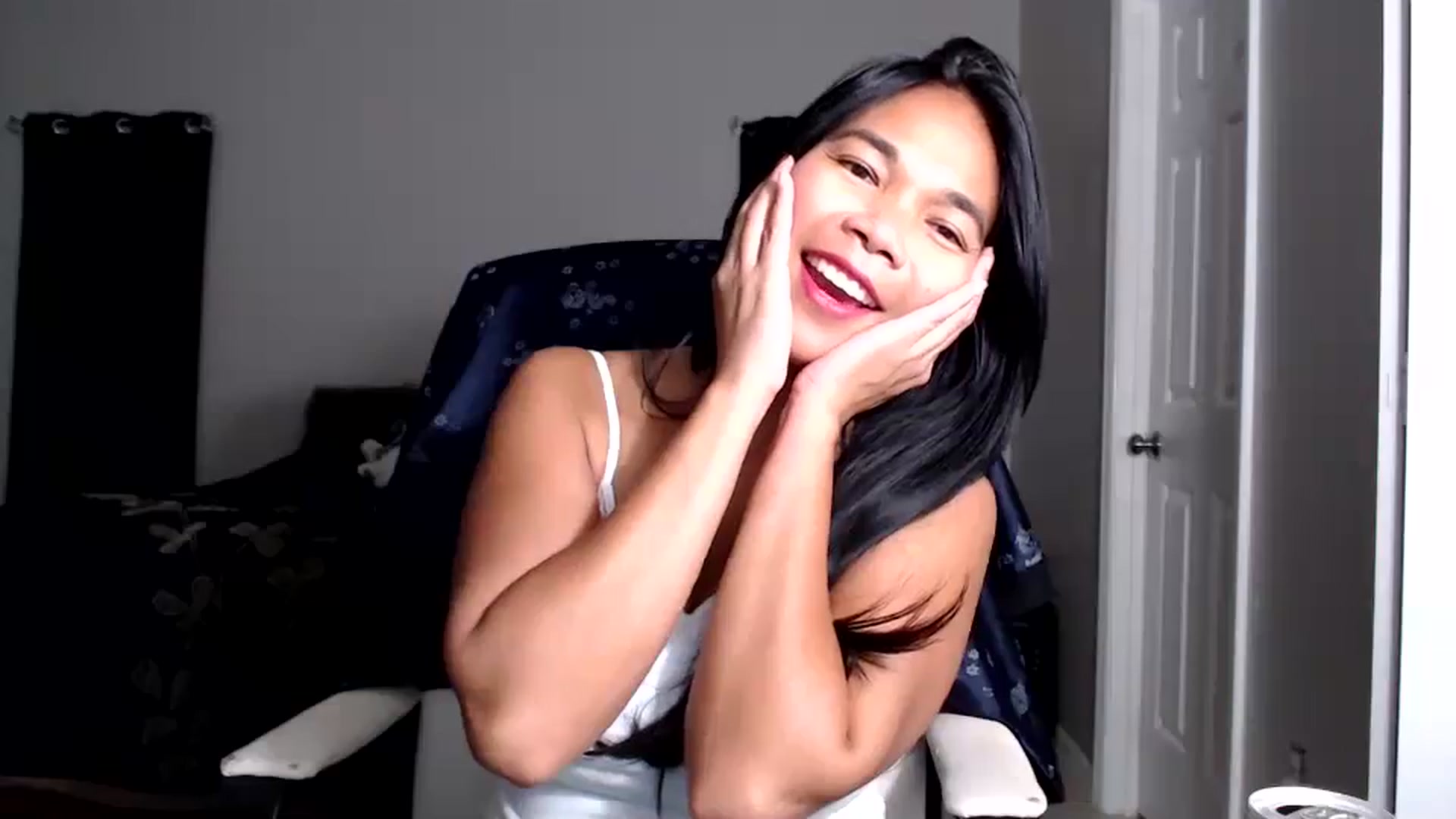 Gallery image thumbnail from Littlekai2025's myfreecams stream on, 08/28/2025, 03:06 image 19 of 20