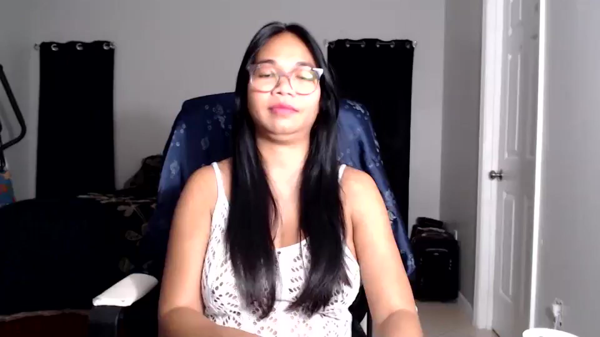 Gallery image thumbnail from Littlekai2025's myfreecams stream on, 08/30/2025, 04:43 image 14 of 20