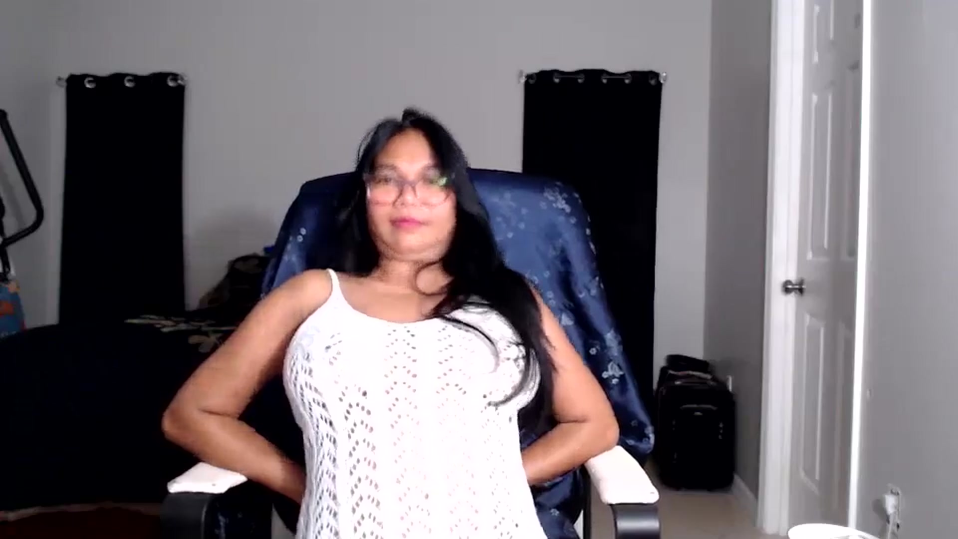 Gallery image thumbnail from Littlekai2025's myfreecams stream on, 08/30/2025, 04:43 image 17 of 20