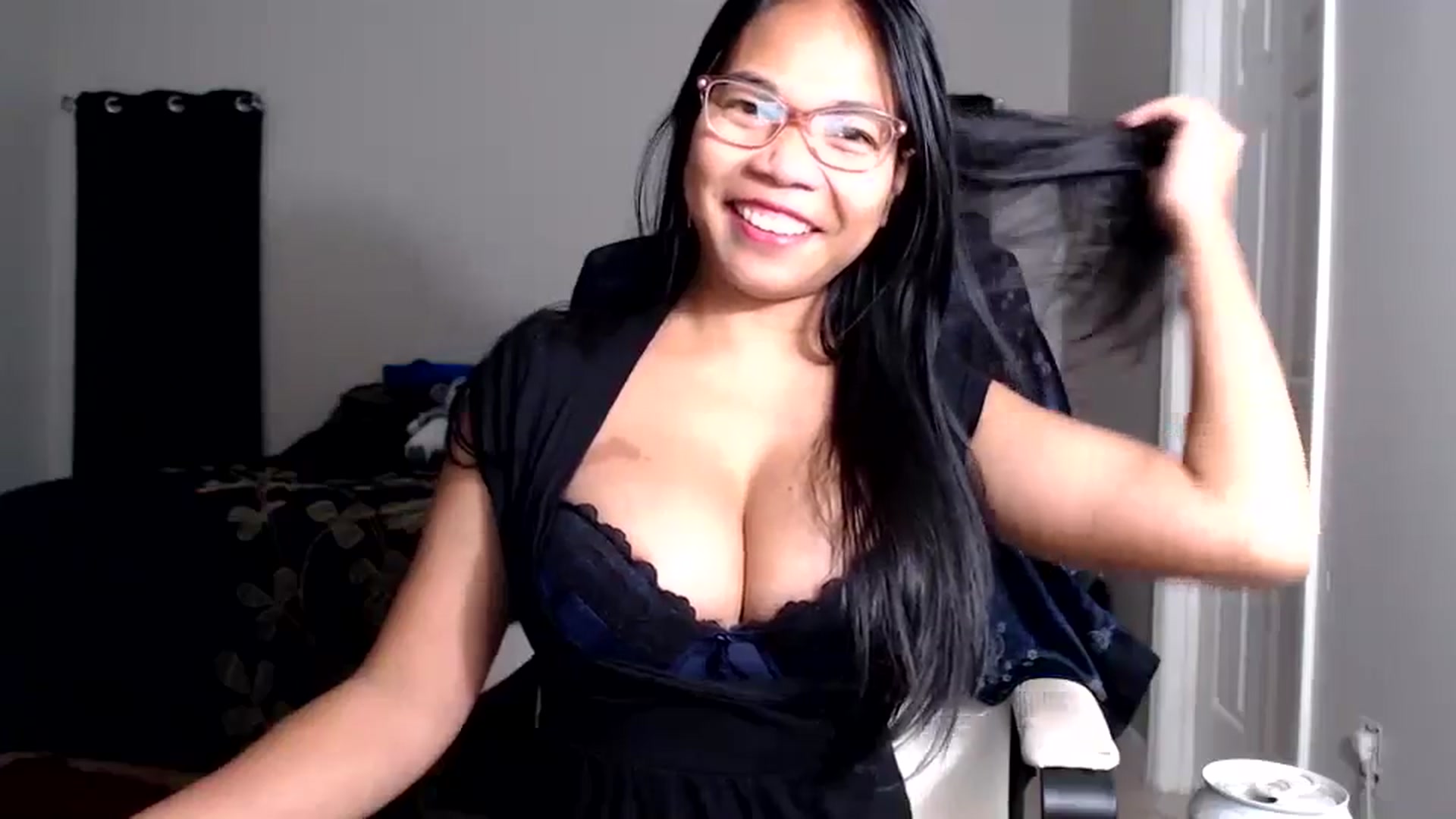 Gallery image thumbnail from Littlekai2025's myfreecams stream on, 09/04/2025, 03:41 image 9 of 20
