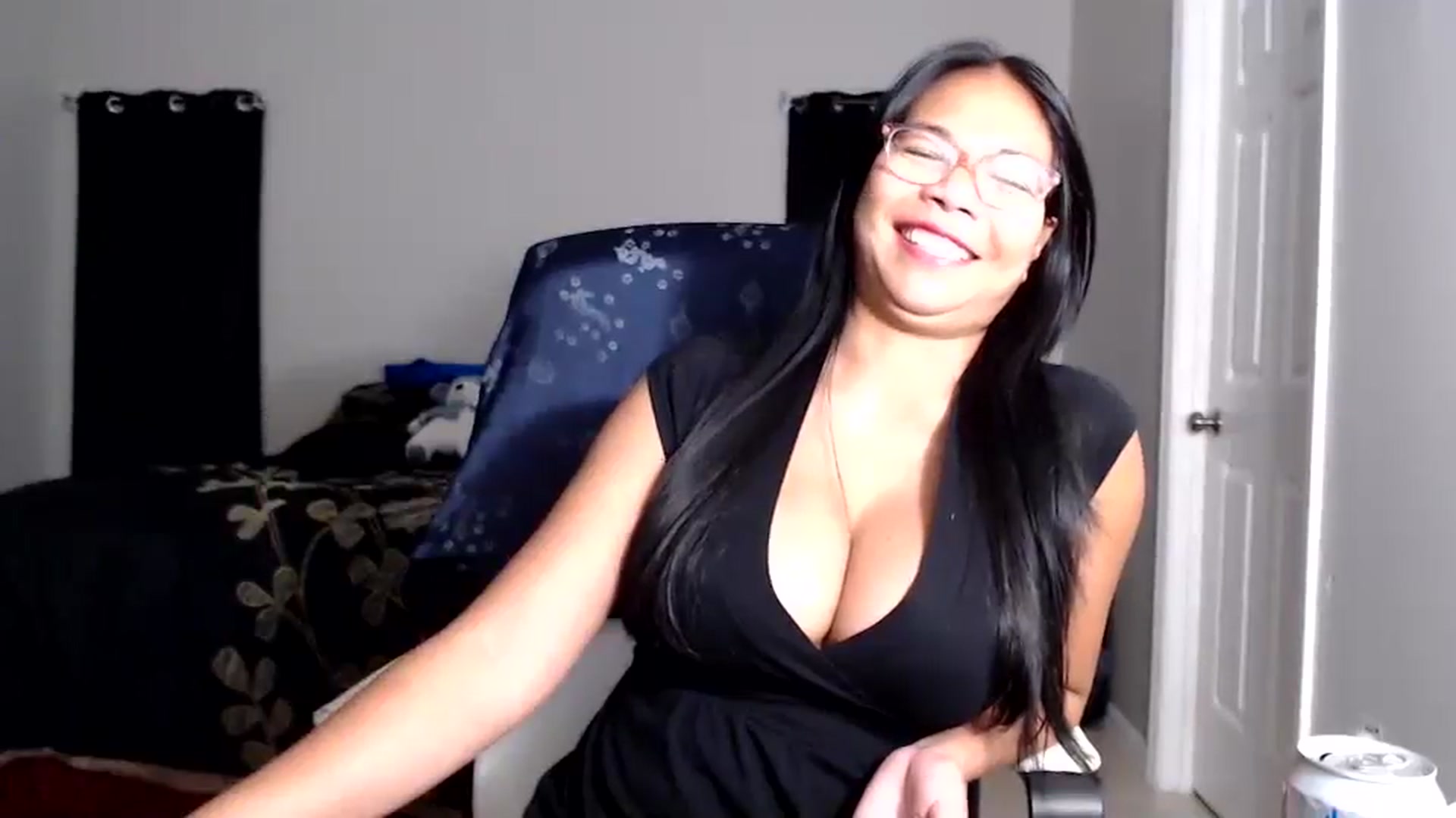 Gallery image thumbnail from Littlekai2025's myfreecams stream on, 09/04/2025, 03:41 image 6 of 20