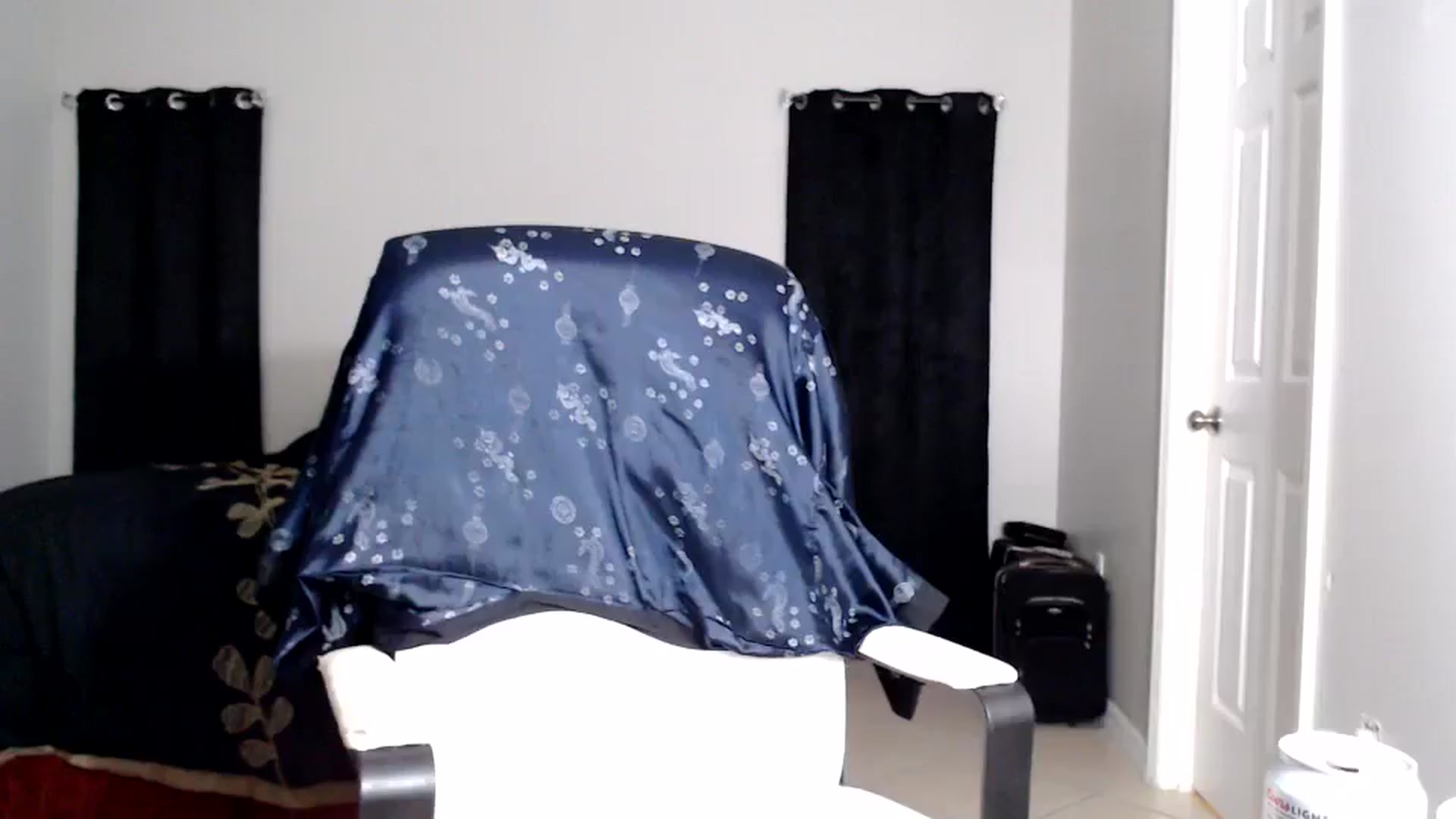 Gallery image thumbnail from Littlekai2025's myfreecams stream on, 09/04/2025, 03:41 image 4 of 20