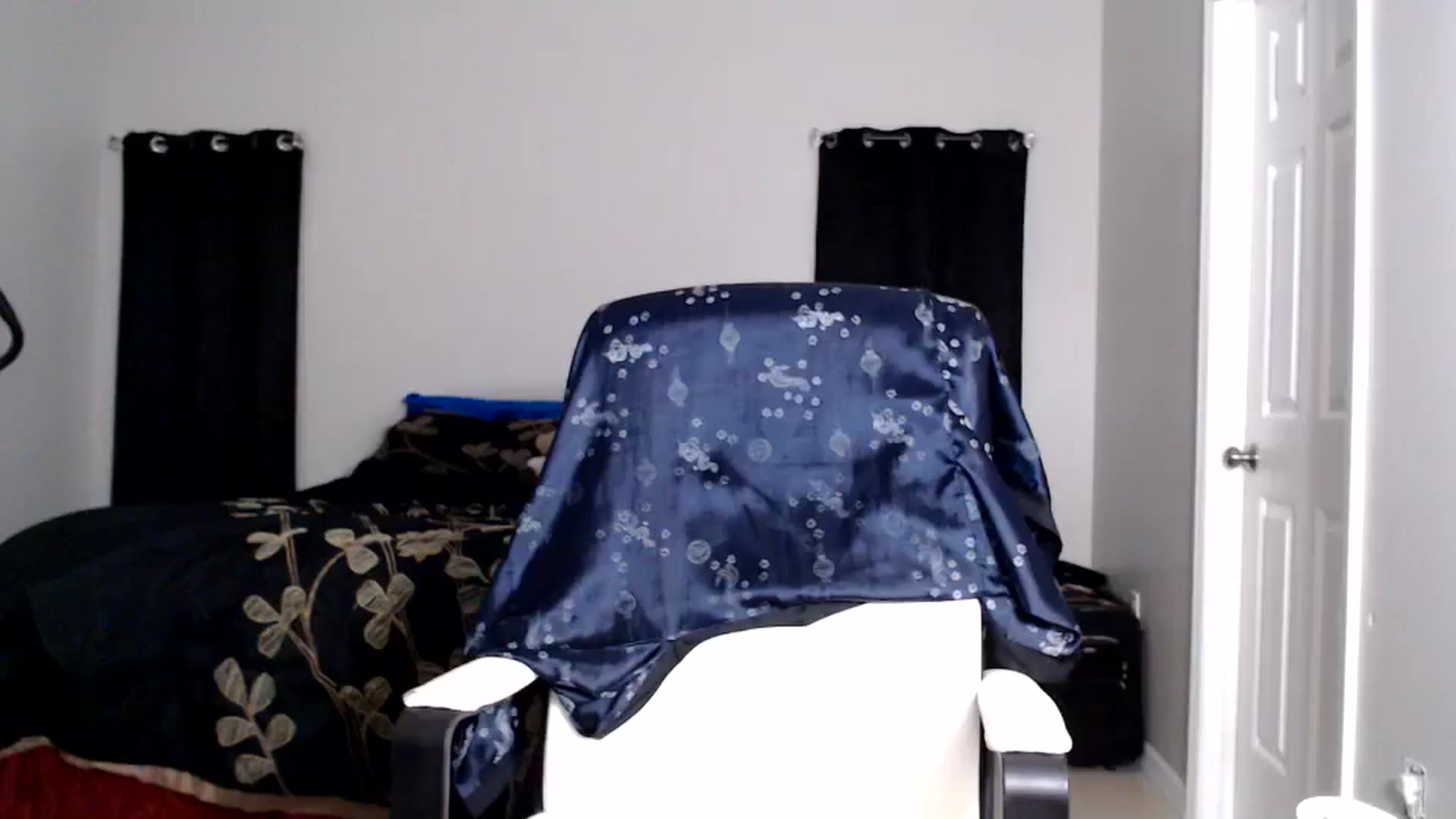 Gallery image thumbnail from Littlekai2025's myfreecams stream on, 09/07/2025, 03:10 image 15 of 20
