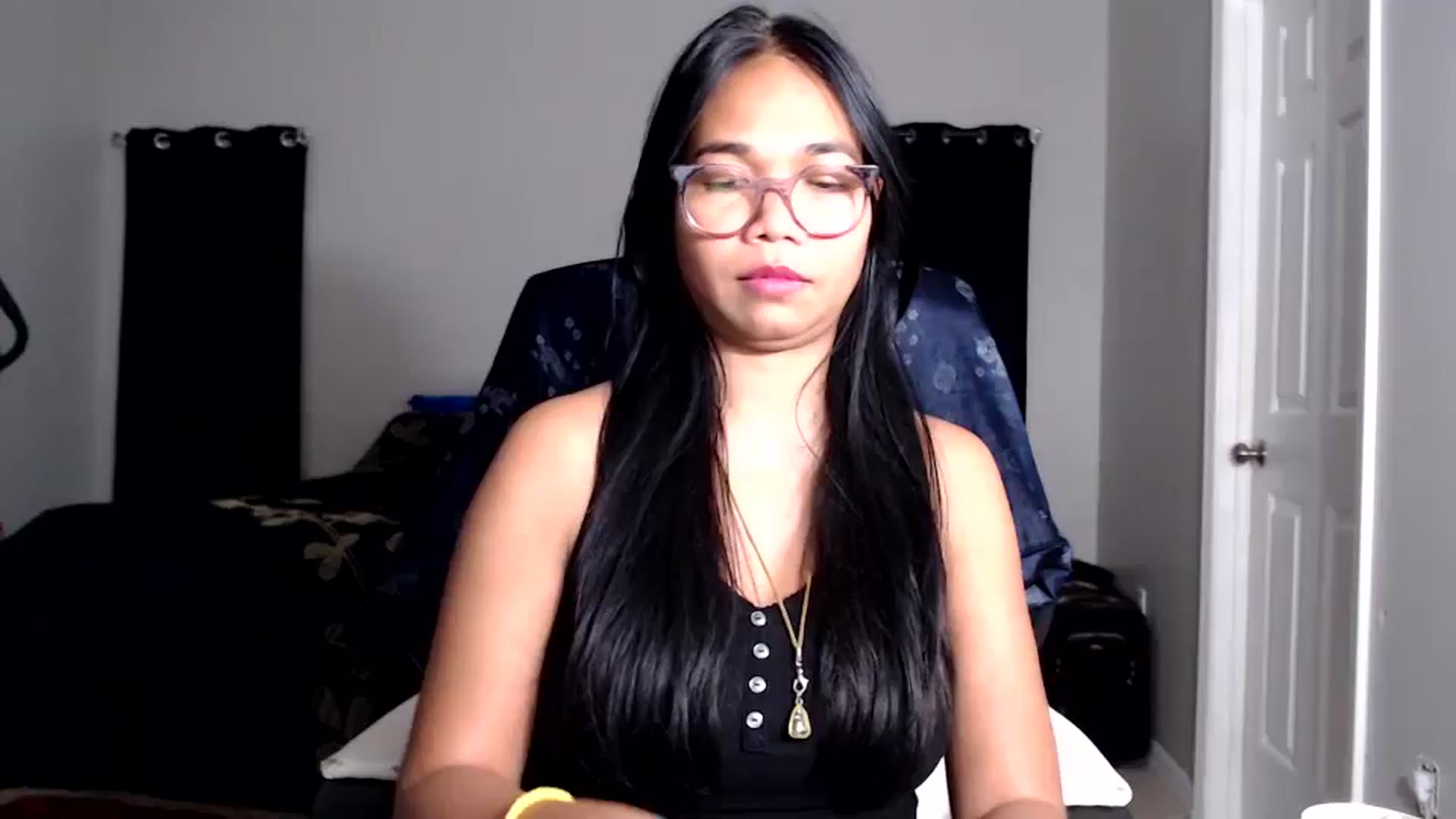 Gallery image thumbnail from Littlekai2025's myfreecams stream on, 09/08/2025, 01:29 image 17 of 20