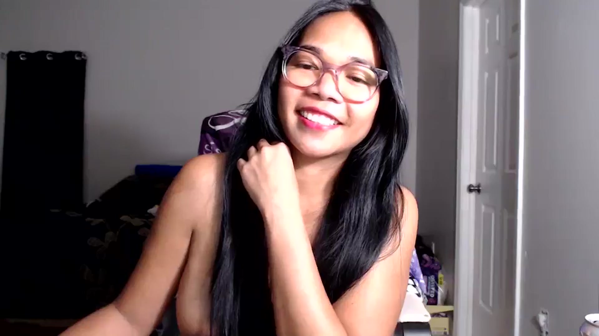 Gallery image thumbnail from Littlekai2025's myfreecams stream on, 09/18/2025, 03:35 image 6 of 20