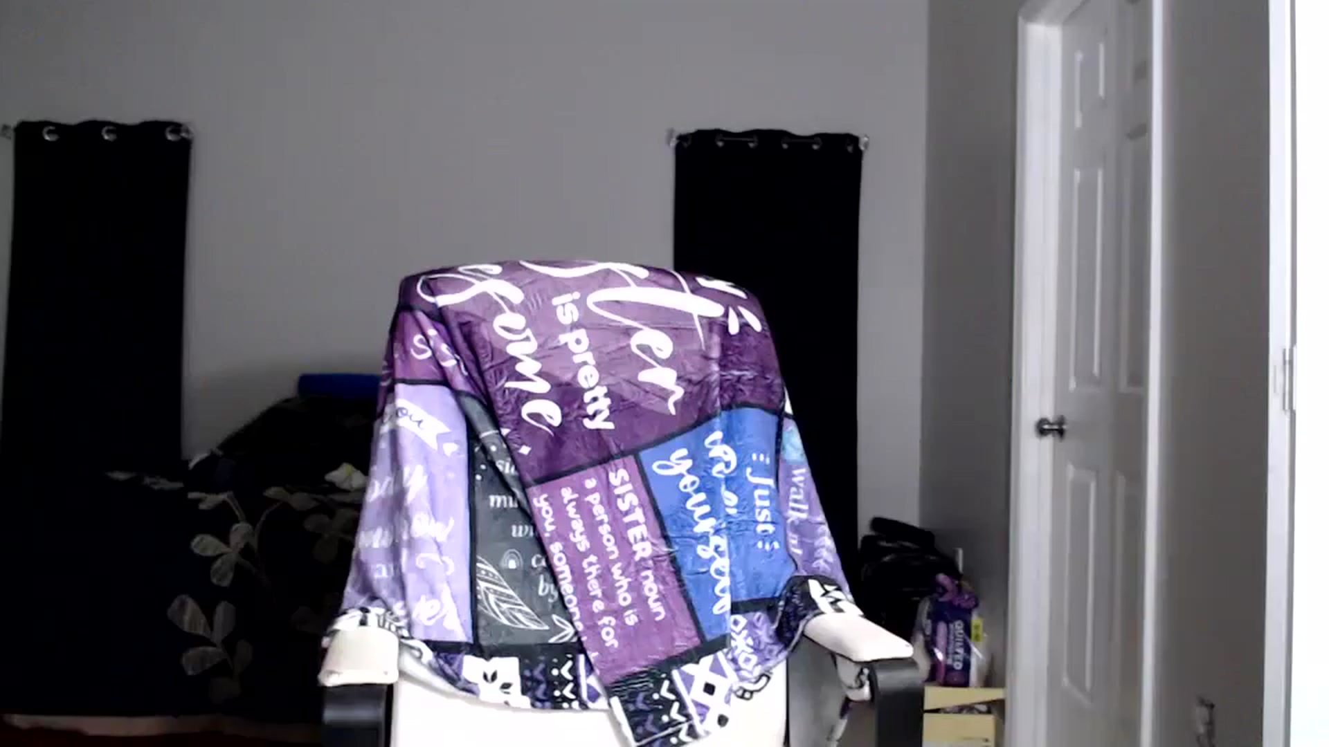 Gallery image thumbnail from Littlekai2025's myfreecams stream on, 09/18/2025, 03:35 image 14 of 20