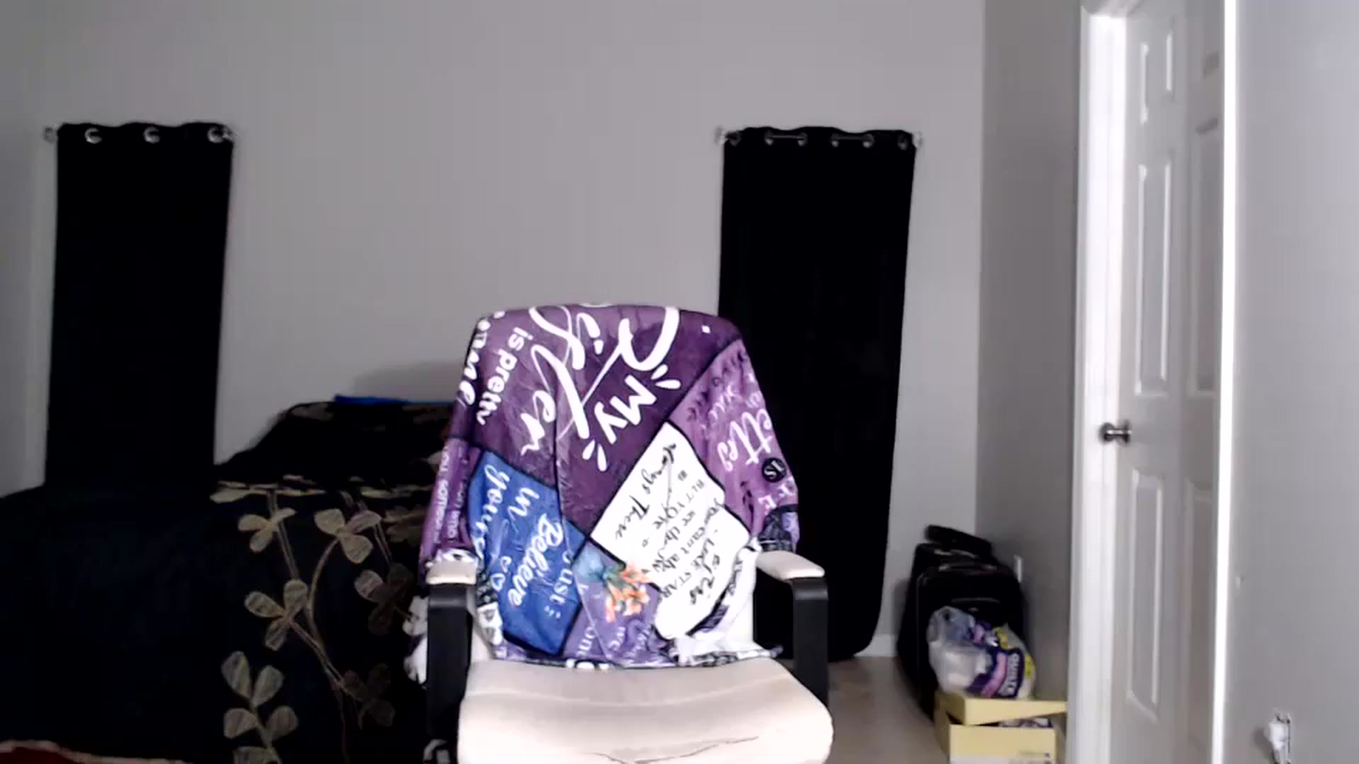 Gallery image thumbnail from Littlekai2025's myfreecams stream on, 09/22/2025, 02:31 image 8 of 20