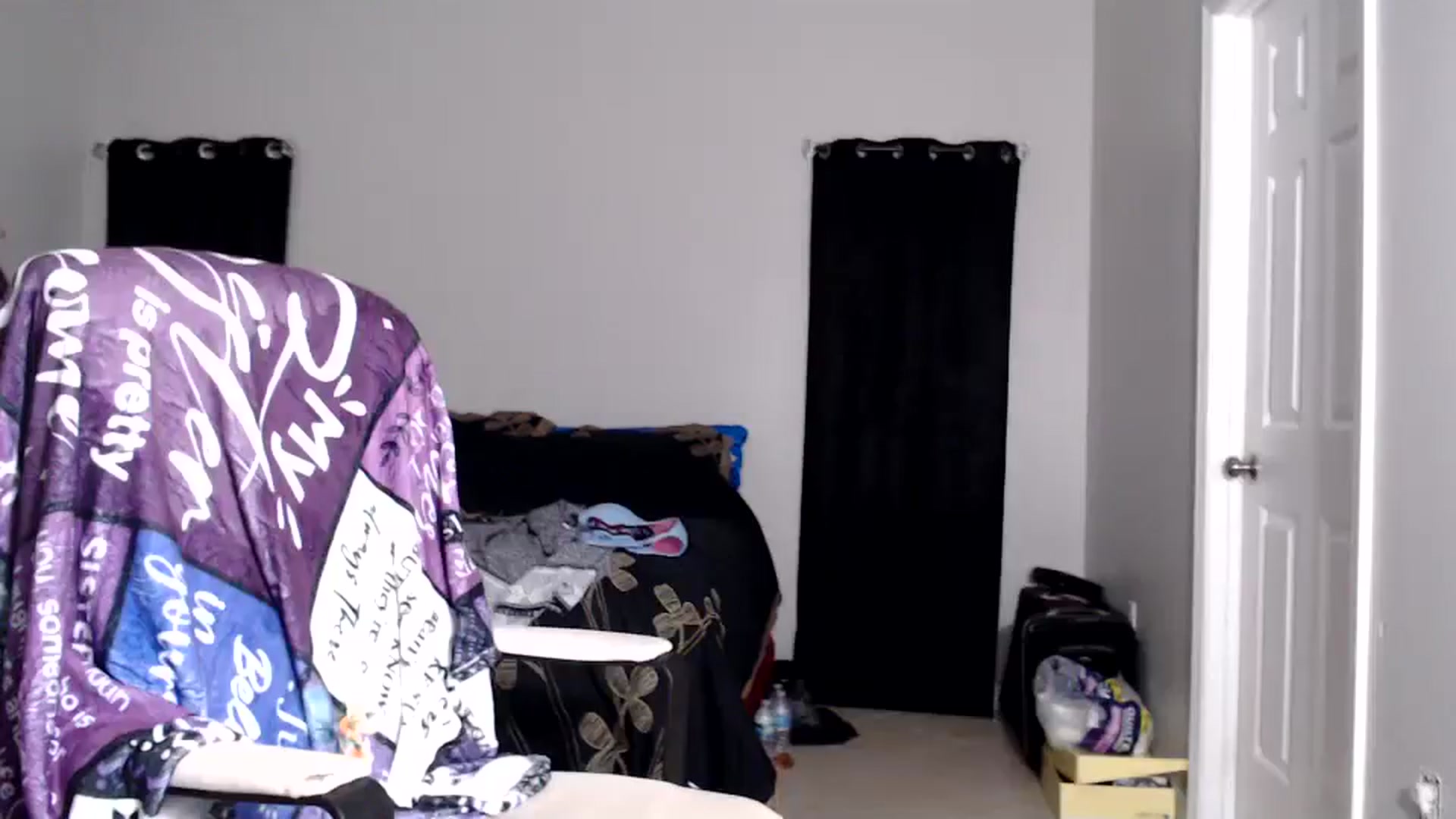 Gallery image thumbnail from Littlekai2025's myfreecams stream on, 09/23/2025, 04:43 image 16 of 20
