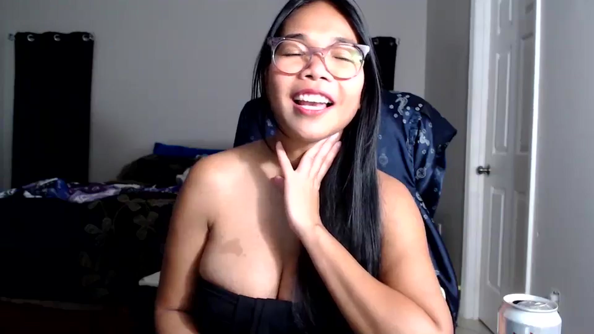 Gallery image thumbnail from Littlekai2025's myfreecams stream on, 09/27/2025, 23:23 image 15 of 20