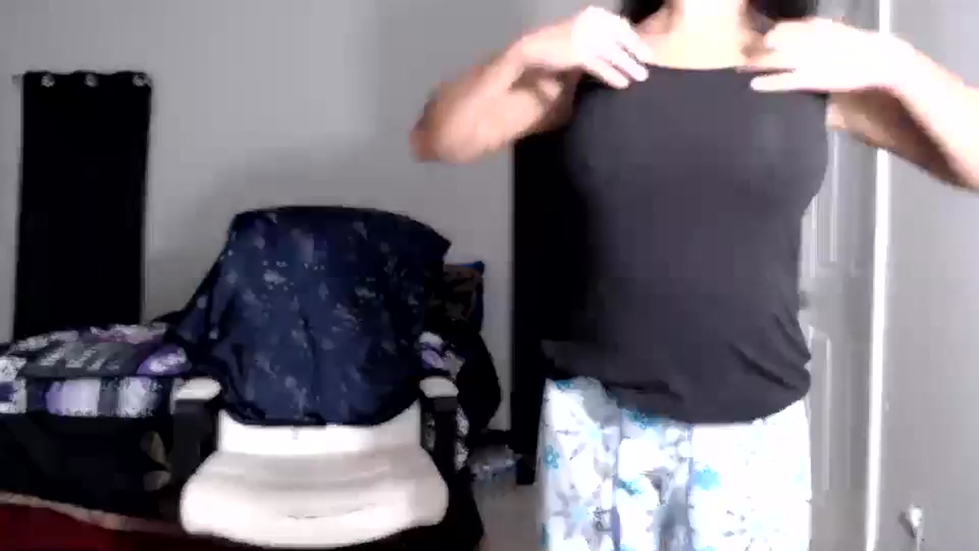 Gallery image thumbnail from Littlekai2025's myfreecams stream on, 09/29/2025, 04:07 image 17 of 20