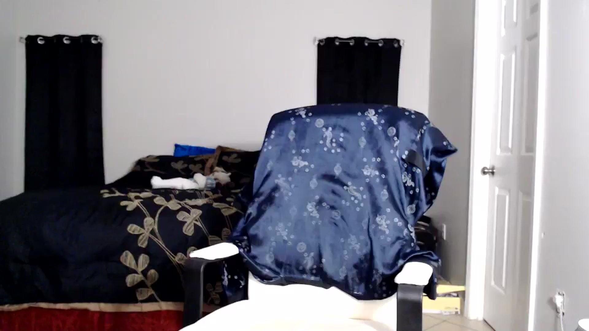 Gallery image thumbnail from Littlekai2025's myfreecams stream on, 09/30/2025, 01:58 image 16 of 20