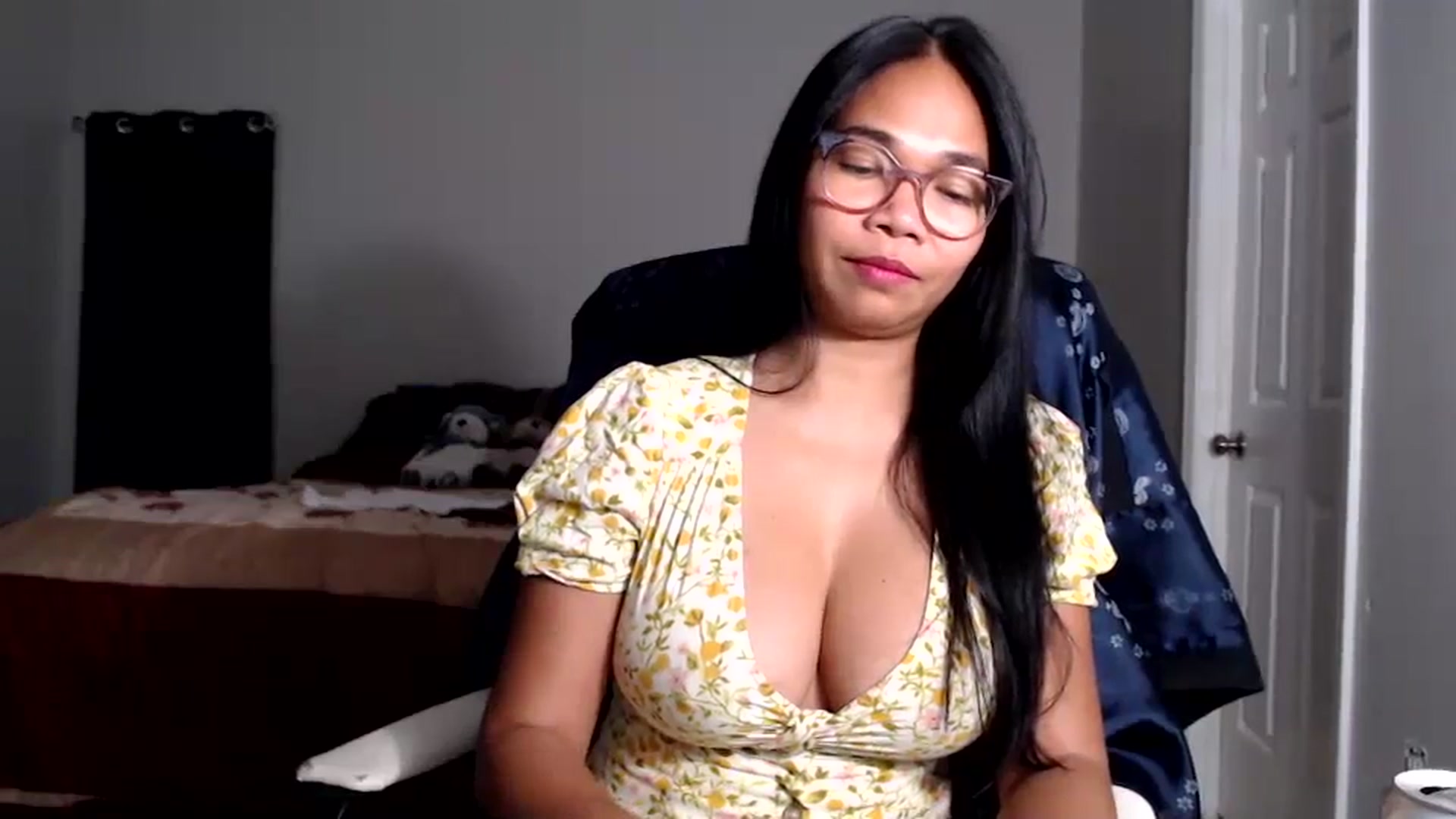 Gallery image thumbnail from Littlekai2025's myfreecams stream on, 10/05/2025, 01:25 image 15 of 20