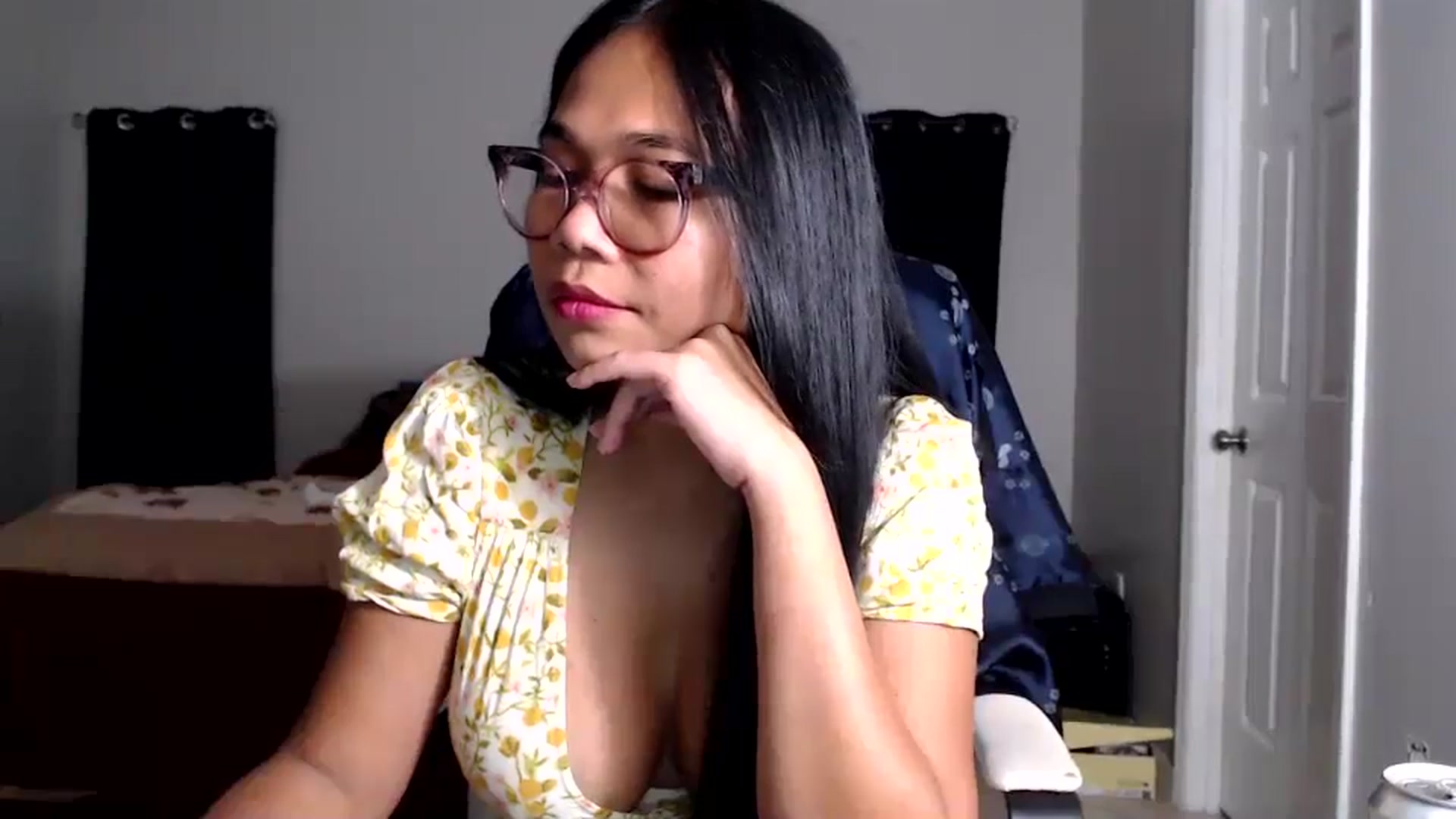 Gallery image thumbnail from Littlekai2025's myfreecams stream on, 10/05/2025, 01:25 image 12 of 20