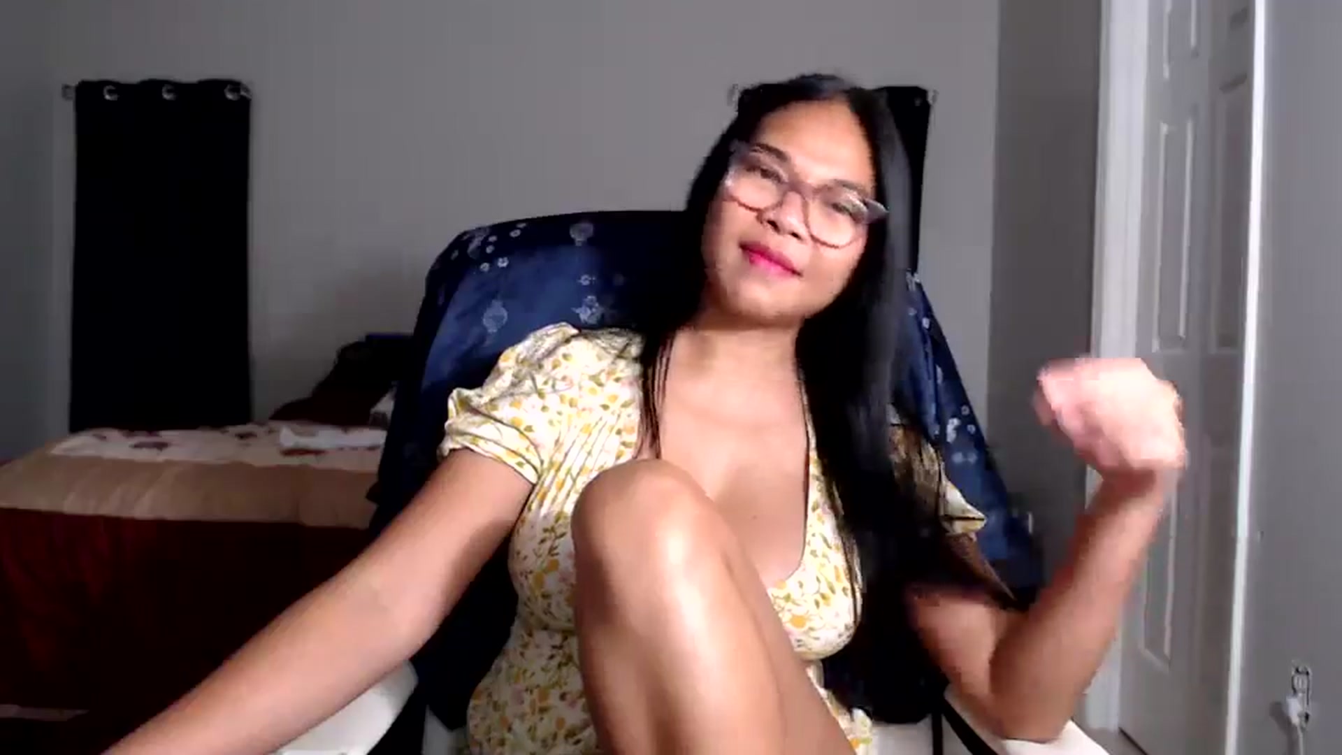 Gallery image thumbnail from Littlekai2025's myfreecams stream on, 10/05/2025, 01:25 image 4 of 20