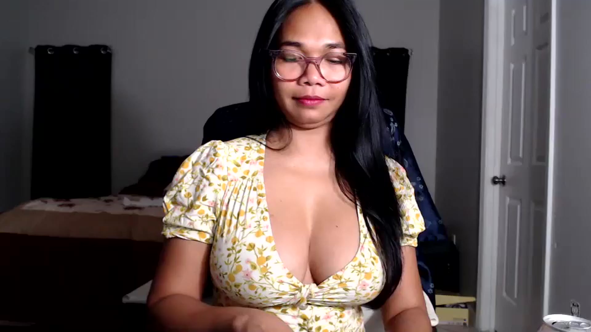 Gallery image thumbnail from Littlekai2025's myfreecams stream on, 10/05/2025, 01:25 image 14 of 20