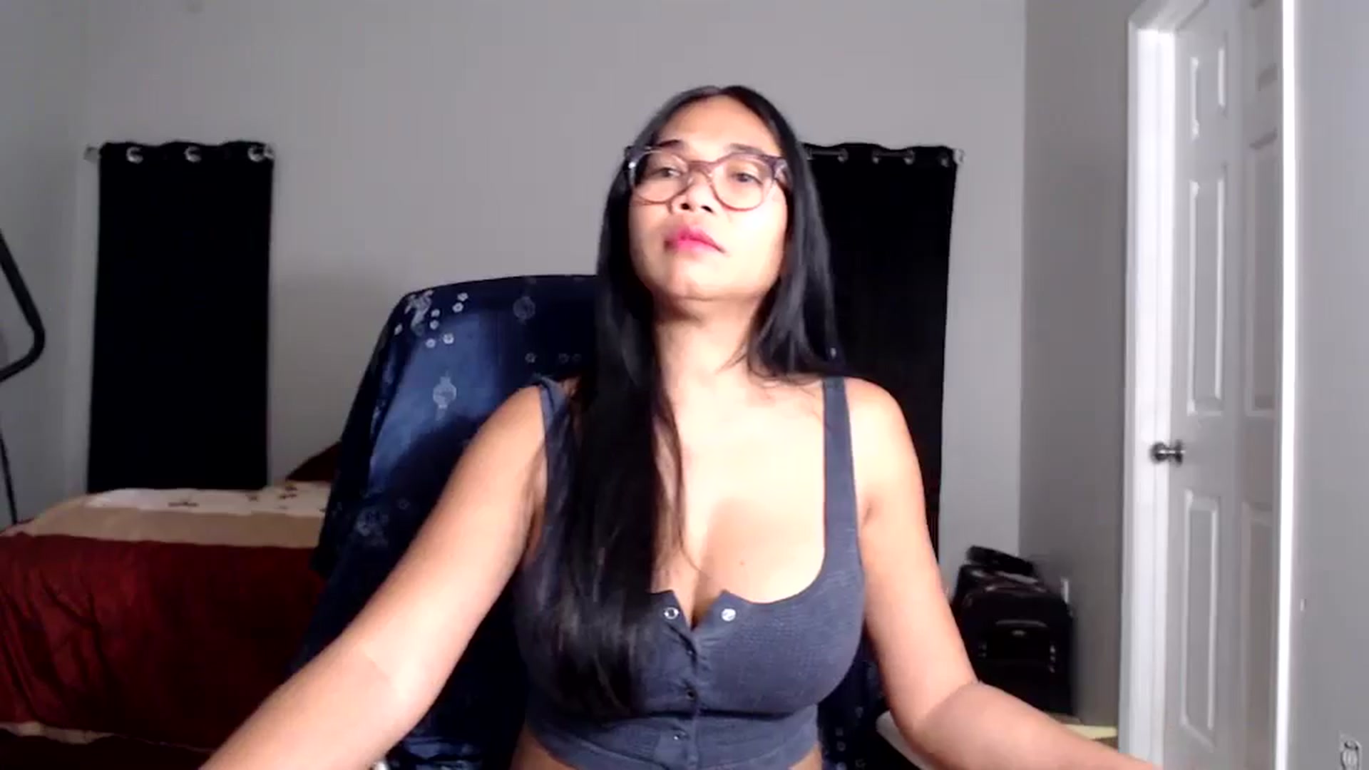 Gallery image thumbnail from Littlekai2025's myfreecams stream on, 10/06/2025, 24:01 image 14 of 20