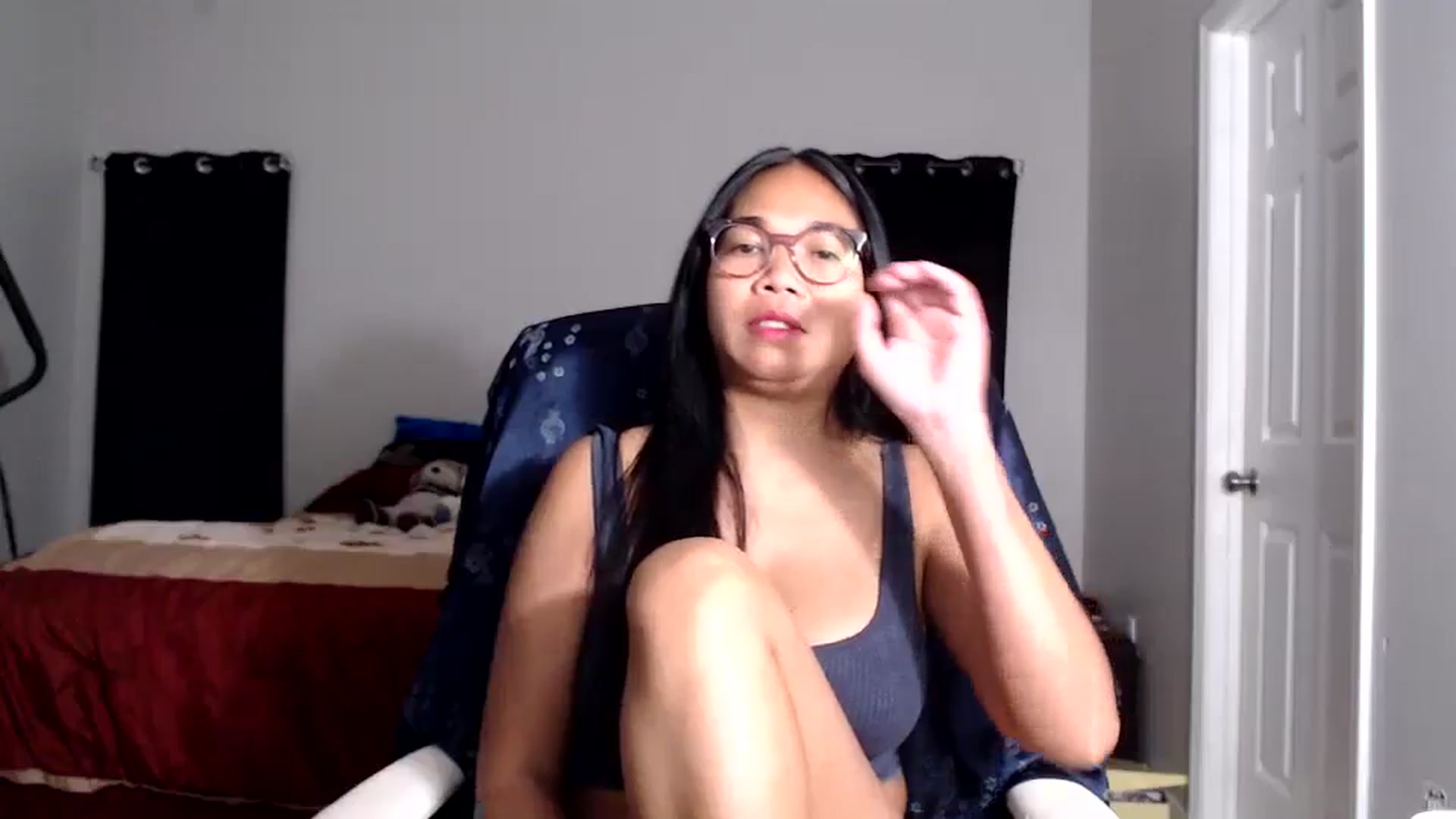 Gallery image thumbnail from Littlekai2025's myfreecams stream on, 10/06/2025, 24:01 image 16 of 20