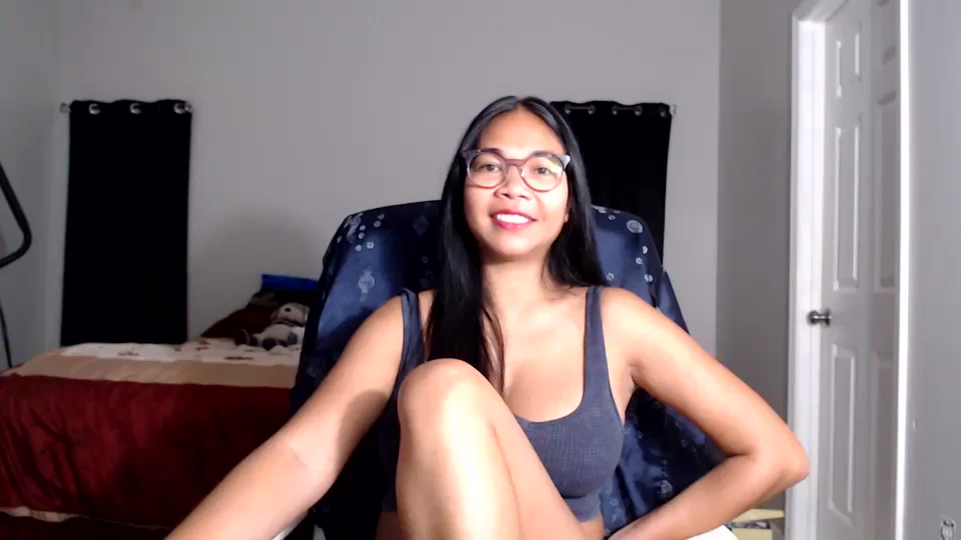 Gallery image thumbnail from Littlekai2025's myfreecams stream on, 10/06/2025, 24:01 image 17 of 20