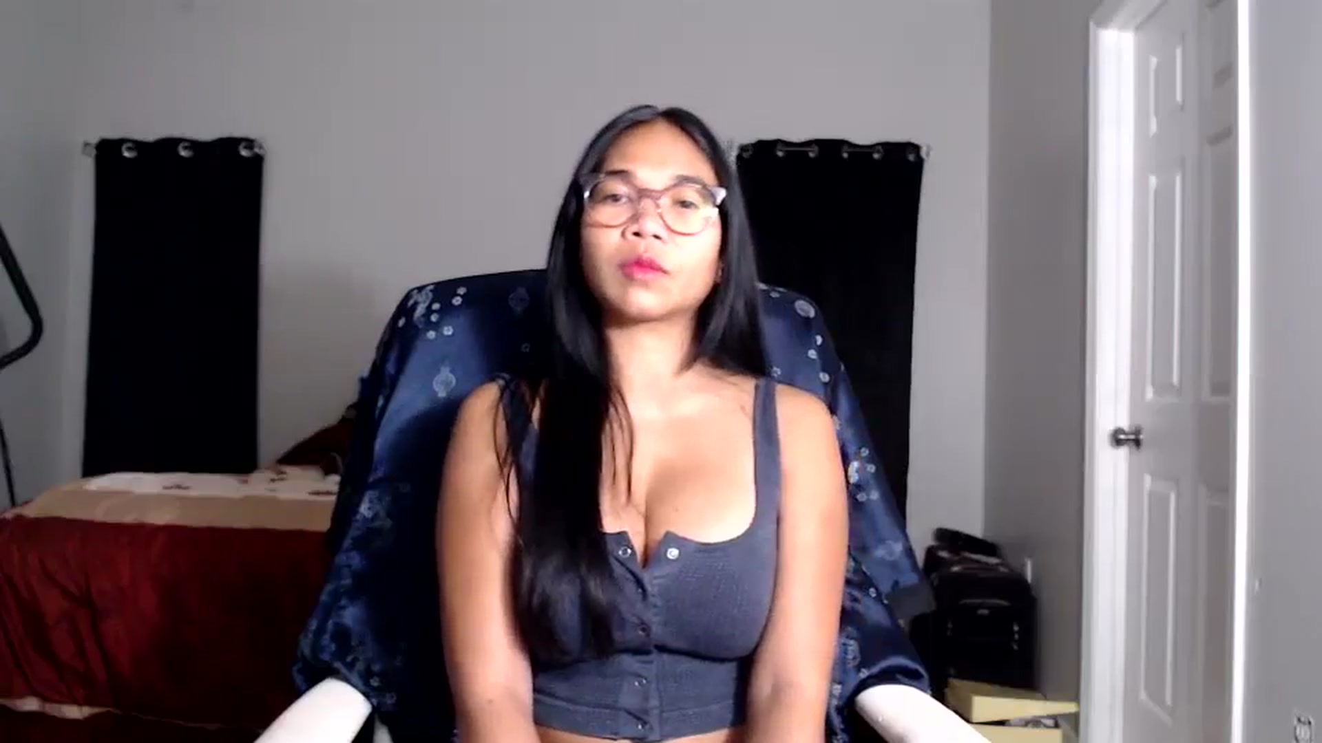Gallery image thumbnail from Littlekai2025's myfreecams stream on, 10/06/2025, 24:01 image 12 of 20