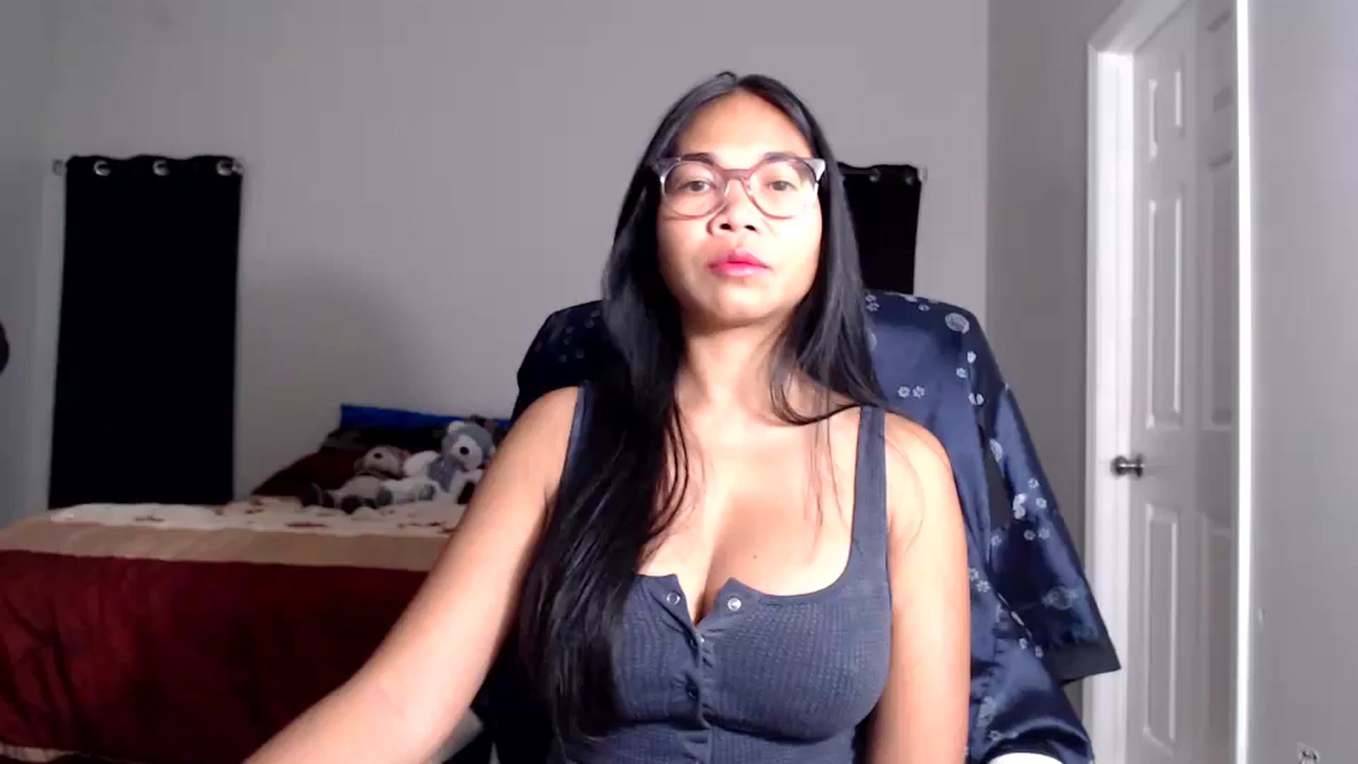 Gallery image thumbnail from Littlekai2025's myfreecams stream on, 10/06/2025, 24:01 image 1 of 20