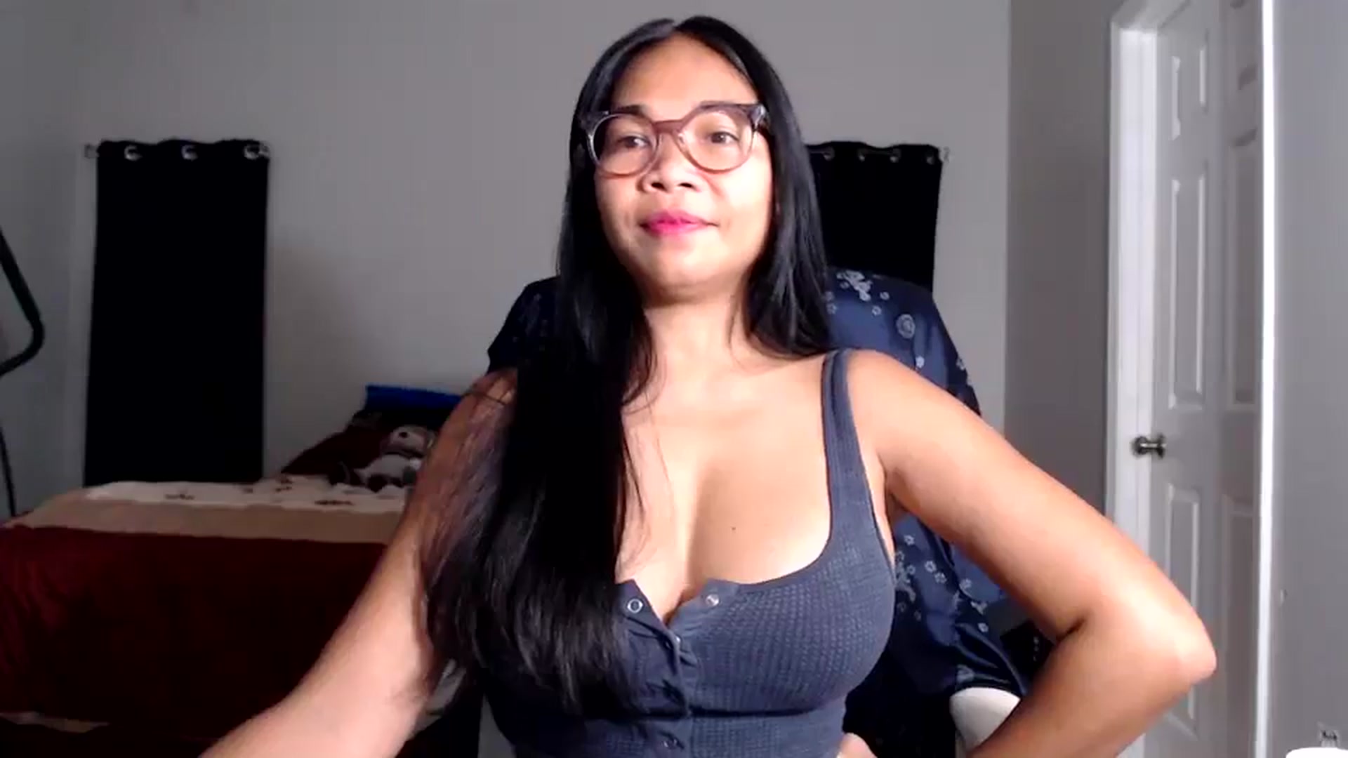 Gallery image thumbnail from Littlekai2025's myfreecams stream on, 10/06/2025, 24:25 image 18 of 20