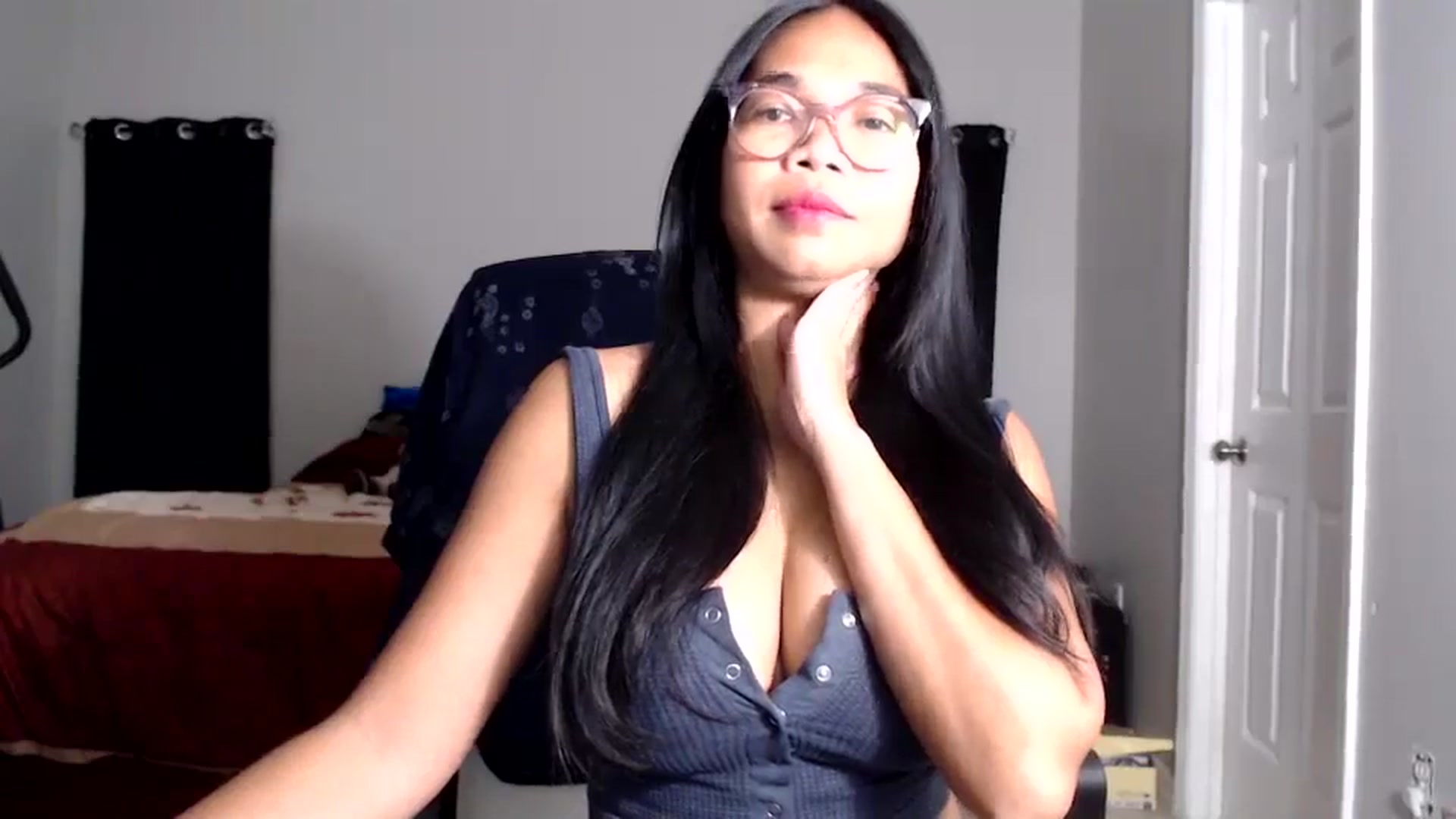 Gallery image thumbnail from Littlekai2025's myfreecams stream on, 10/06/2025, 04:34 image 13 of 20