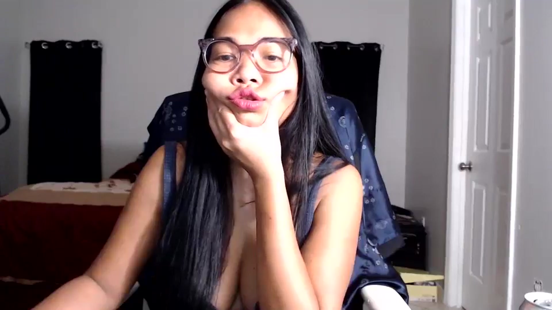 Gallery image thumbnail from Littlekai2025's myfreecams stream on, 10/06/2025, 04:34 image 5 of 20