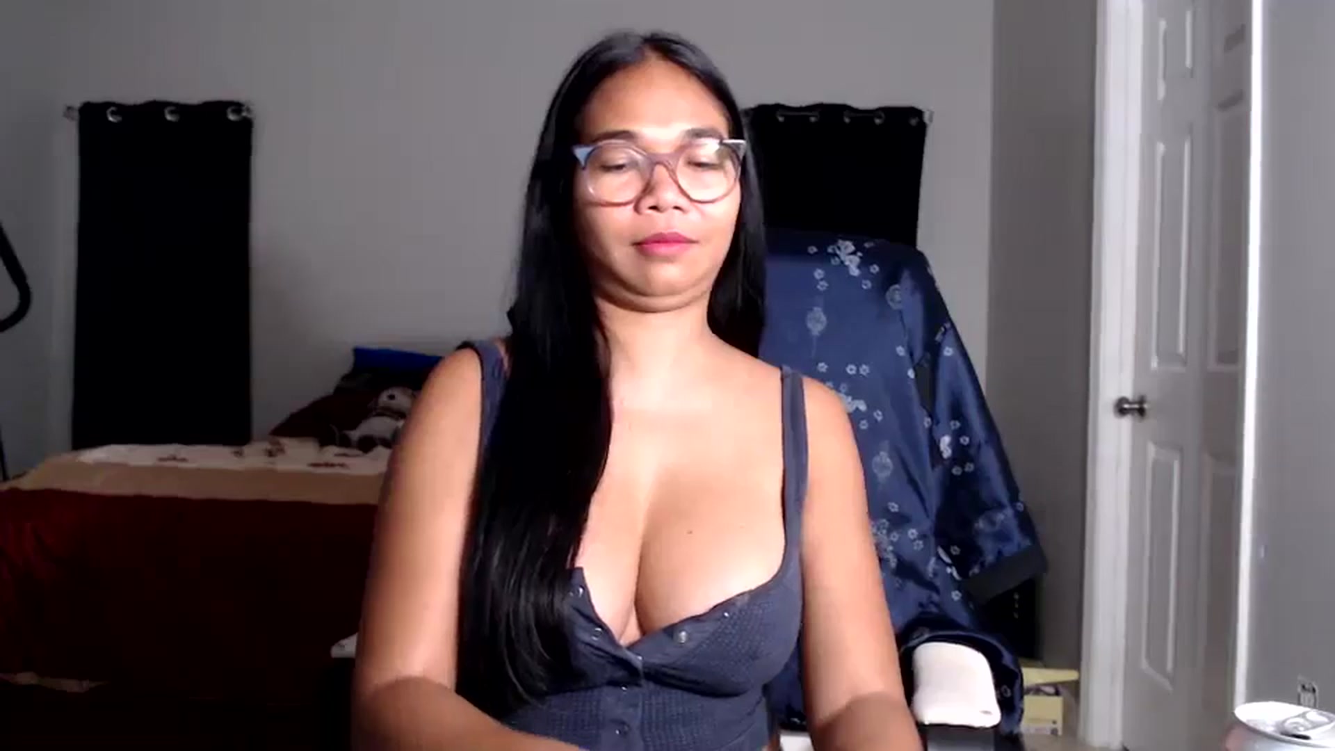 Gallery image thumbnail from Littlekai2025's myfreecams stream on, 10/06/2025, 04:34 image 7 of 20