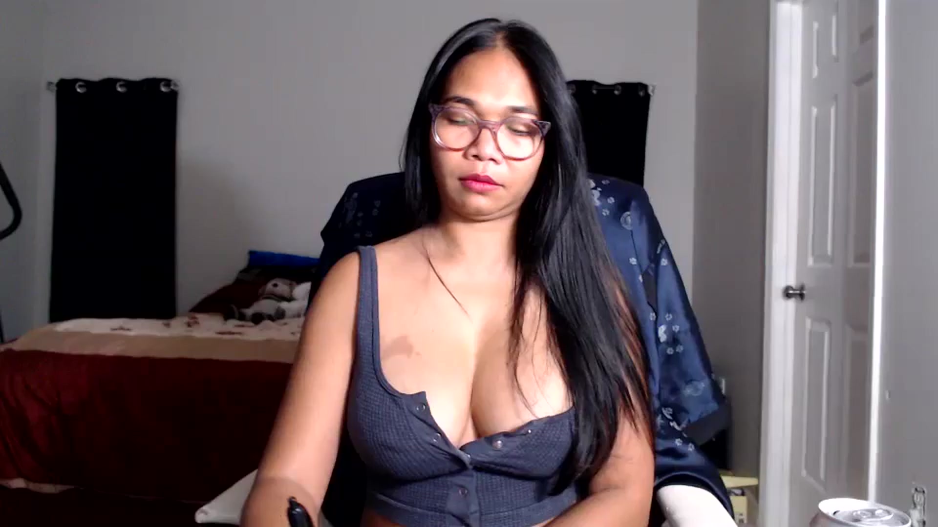 Gallery image thumbnail from Littlekai2025's myfreecams stream on, 10/06/2025, 04:34 image 11 of 20