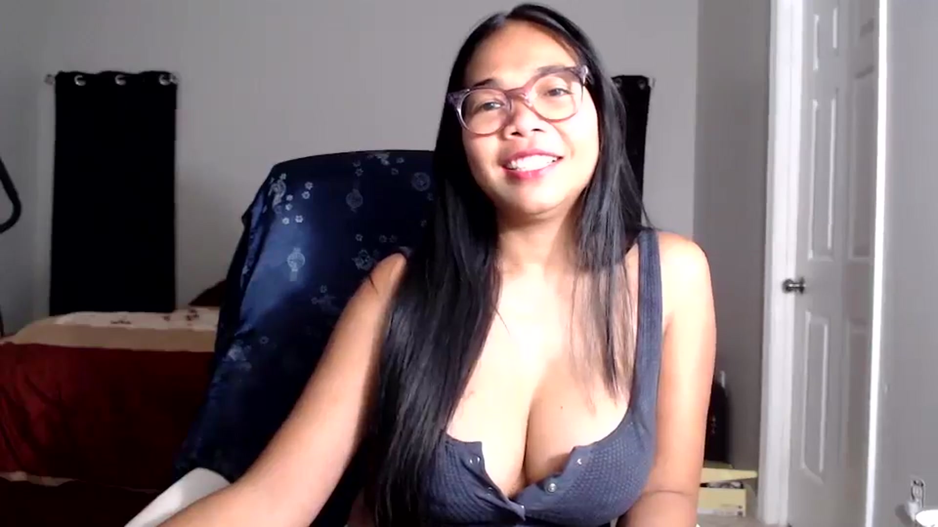 Gallery image thumbnail from Littlekai2025's myfreecams stream on, 10/06/2025, 04:34 image 4 of 20