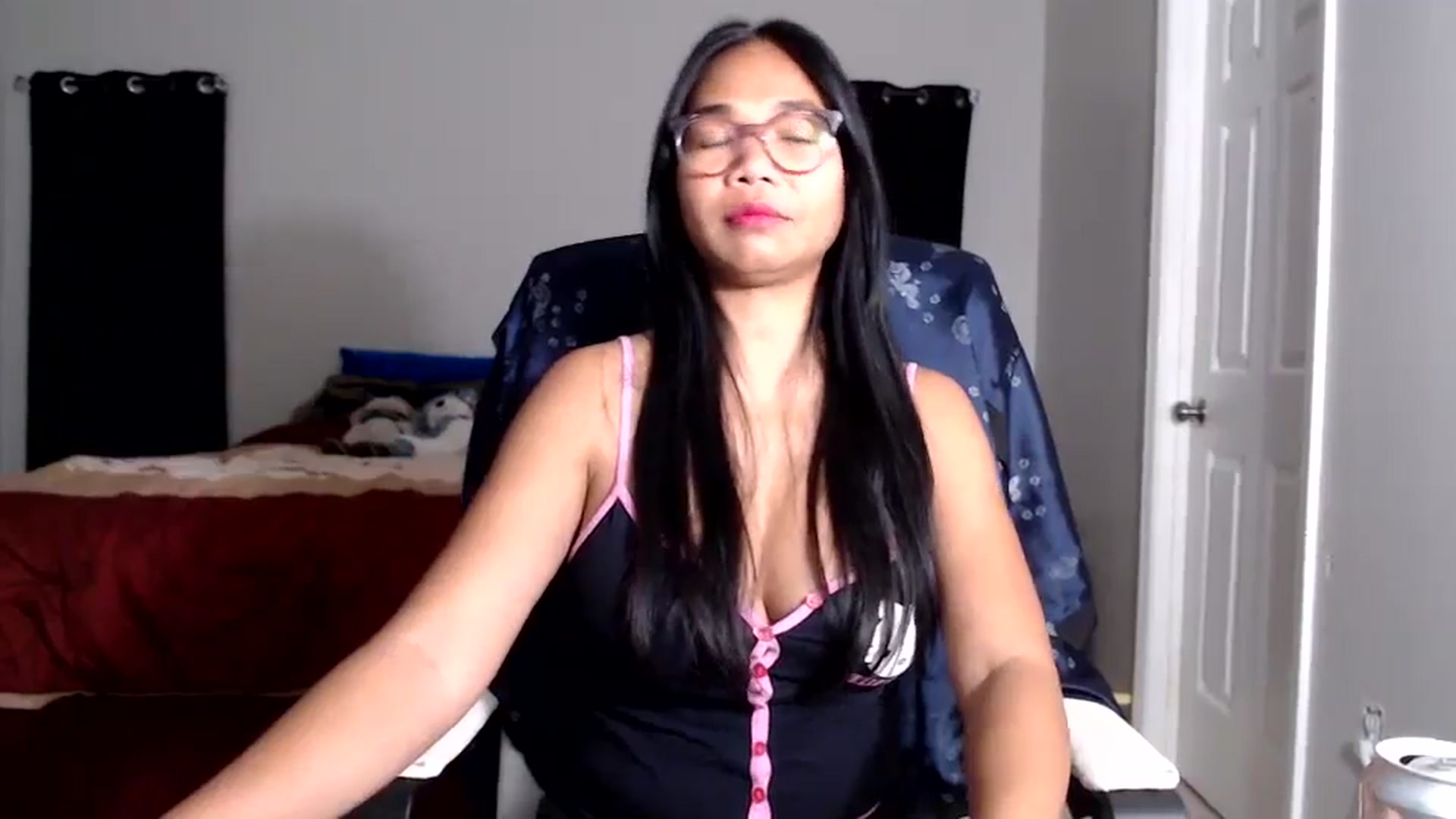 Gallery image thumbnail from Littlekai2025's myfreecams stream on, 10/07/2025, 03:57 image 9 of 20