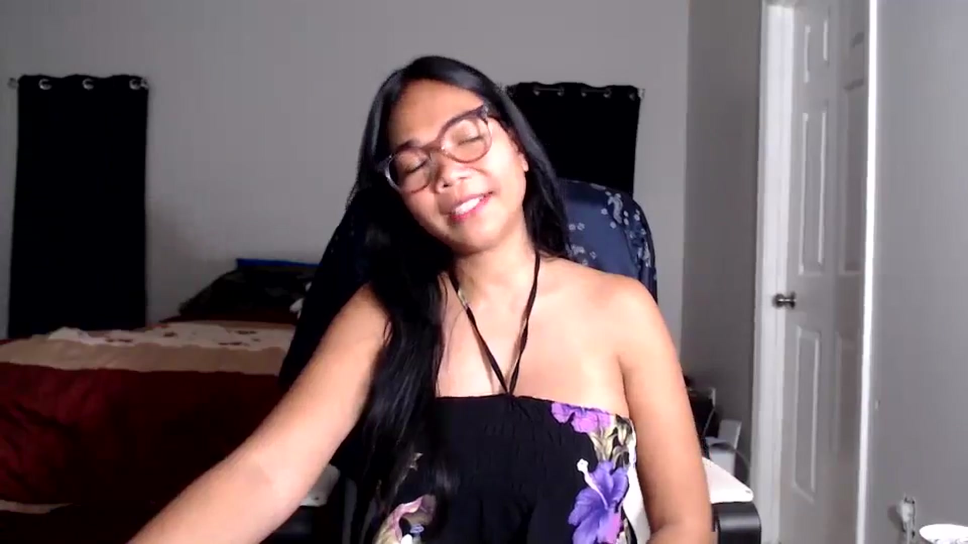 Gallery image thumbnail from Littlekai2025's myfreecams stream on, 10/10/2025, 02:41 image 7 of 20