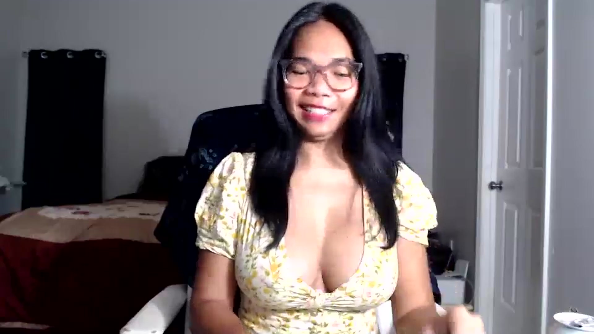 Gallery image thumbnail from Littlekai2025's myfreecams stream on, 10/29/2025, 03:33 image 6 of 20