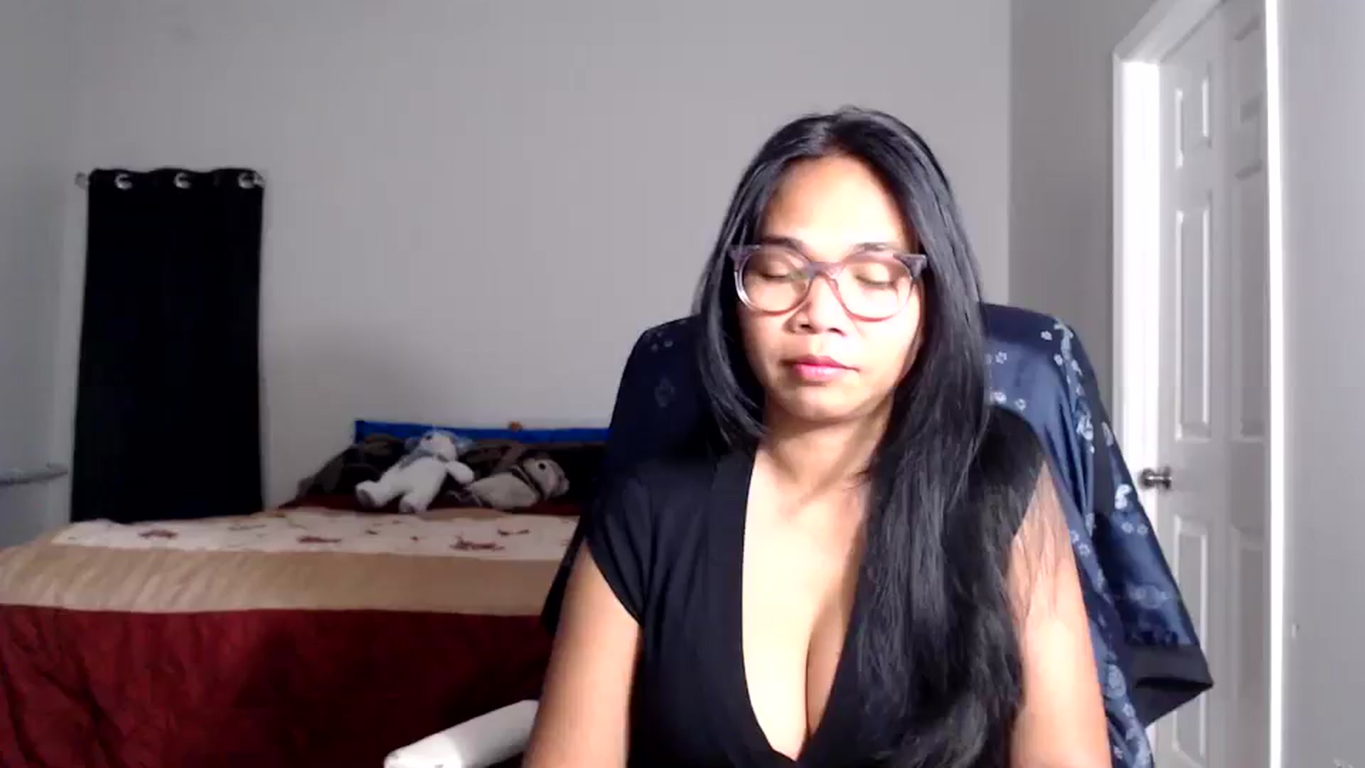 Gallery image thumbnail from Littlekai2025's myfreecams stream on, 10/31/2025, 03:02 image 1 of 20