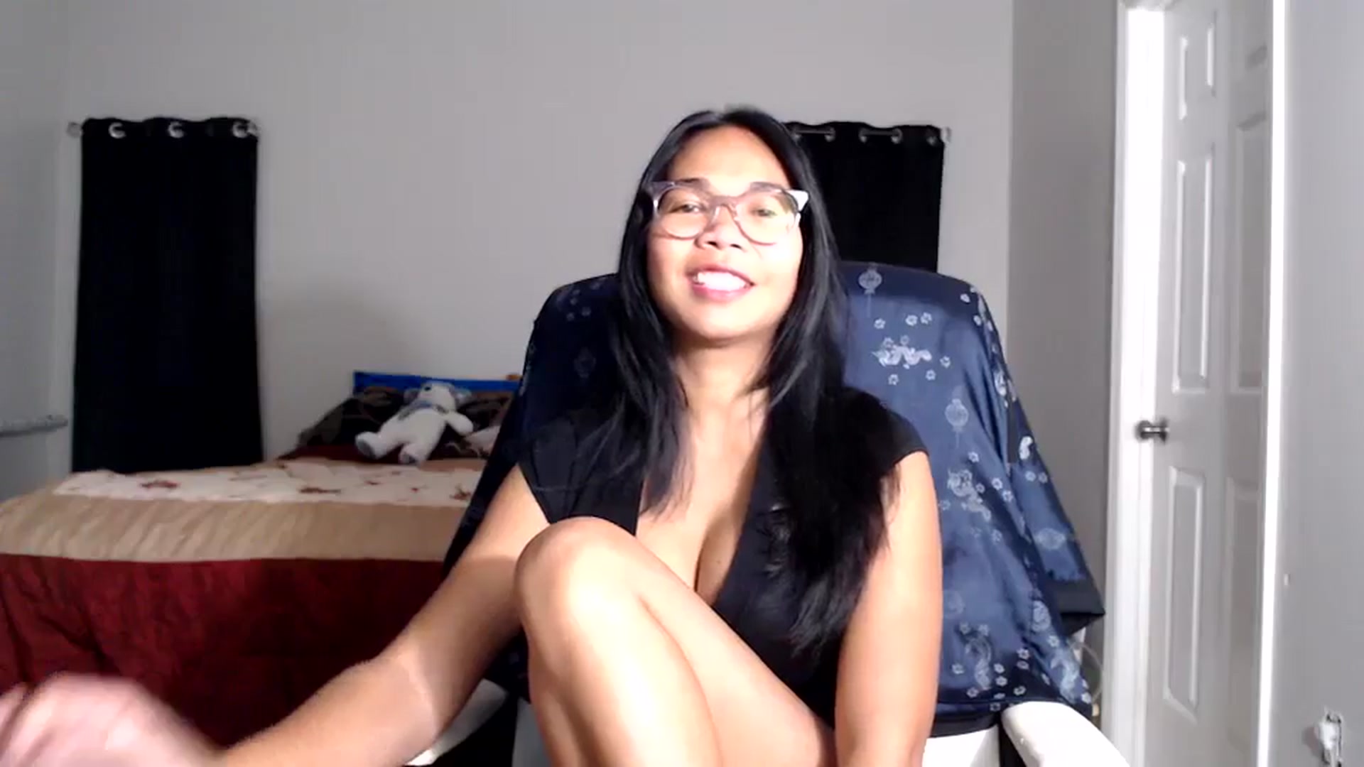 Gallery image thumbnail from Littlekai2025's myfreecams stream on, 10/31/2025, 03:02 image 4 of 20