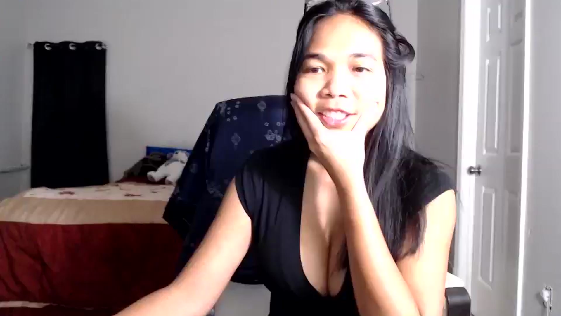 Gallery image thumbnail from Littlekai2025's myfreecams stream on, 10/31/2025, 03:02 image 18 of 20